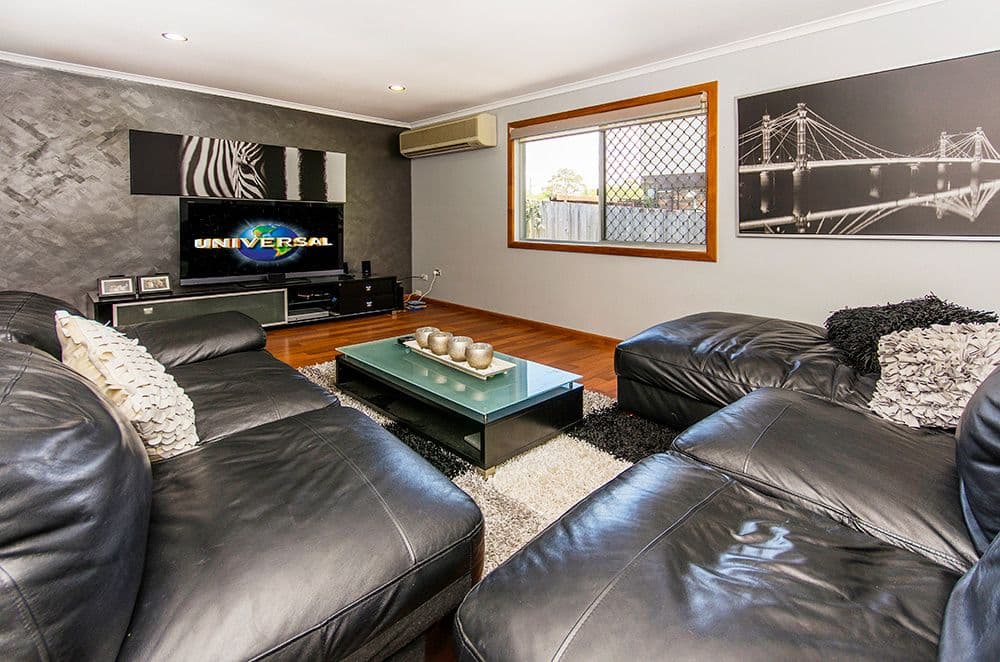 109 Kindra Avenue, SOUTHPORT QLD 4215, Southport - Thumbnail 2