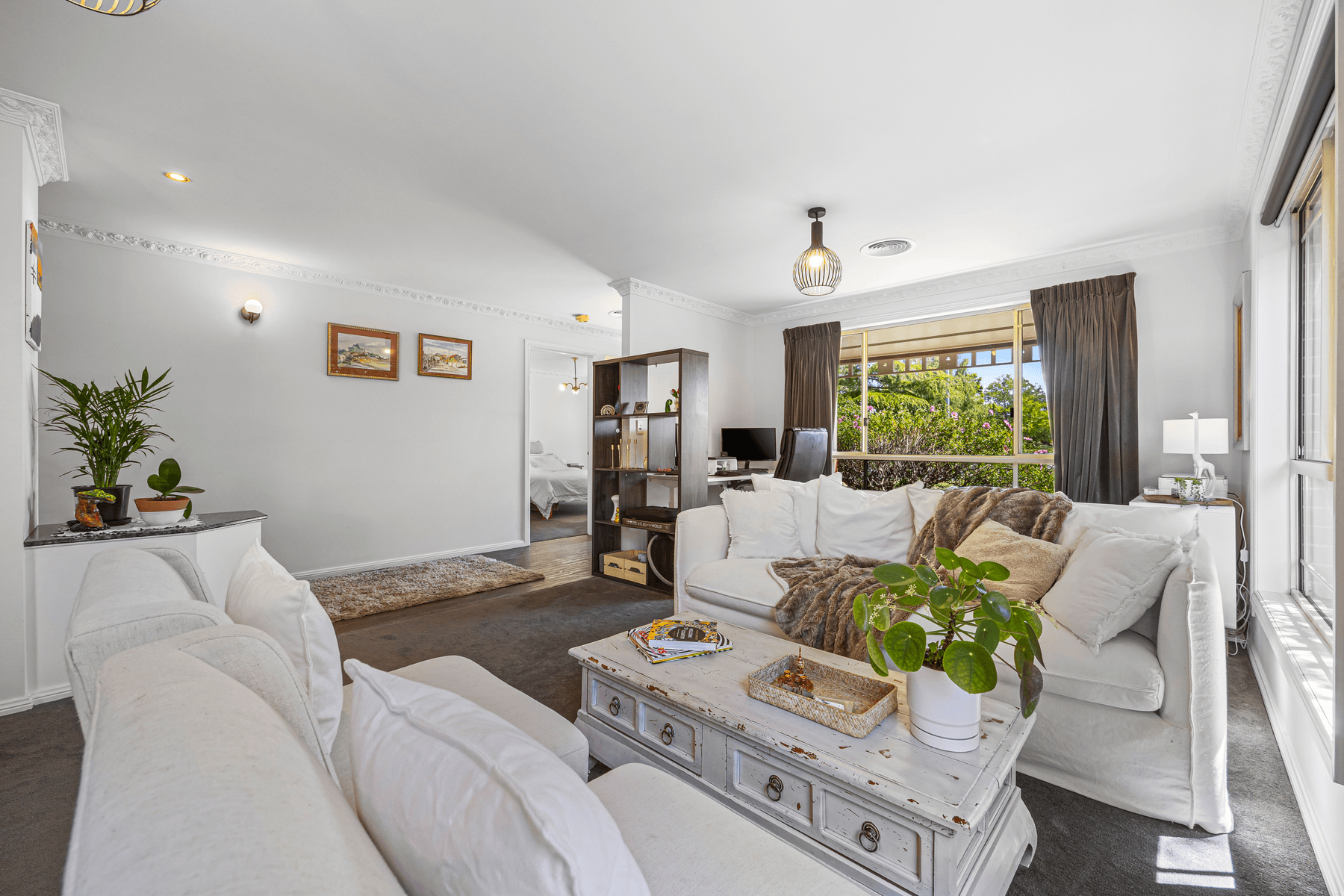 6 Bogart Drive, Wendouree VIC 3355, Wendouree - Thumbnail 2