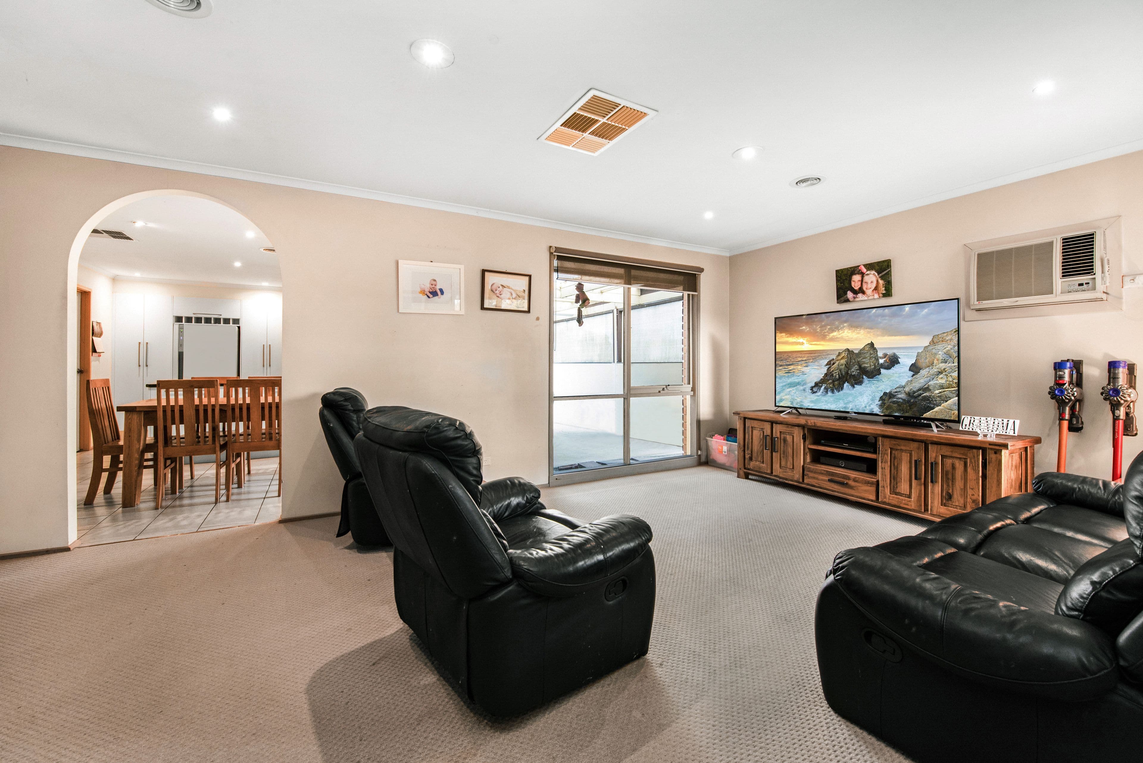69 Pommel Street, Pakenham VIC 3810, Pakenham - Thumbnail 2