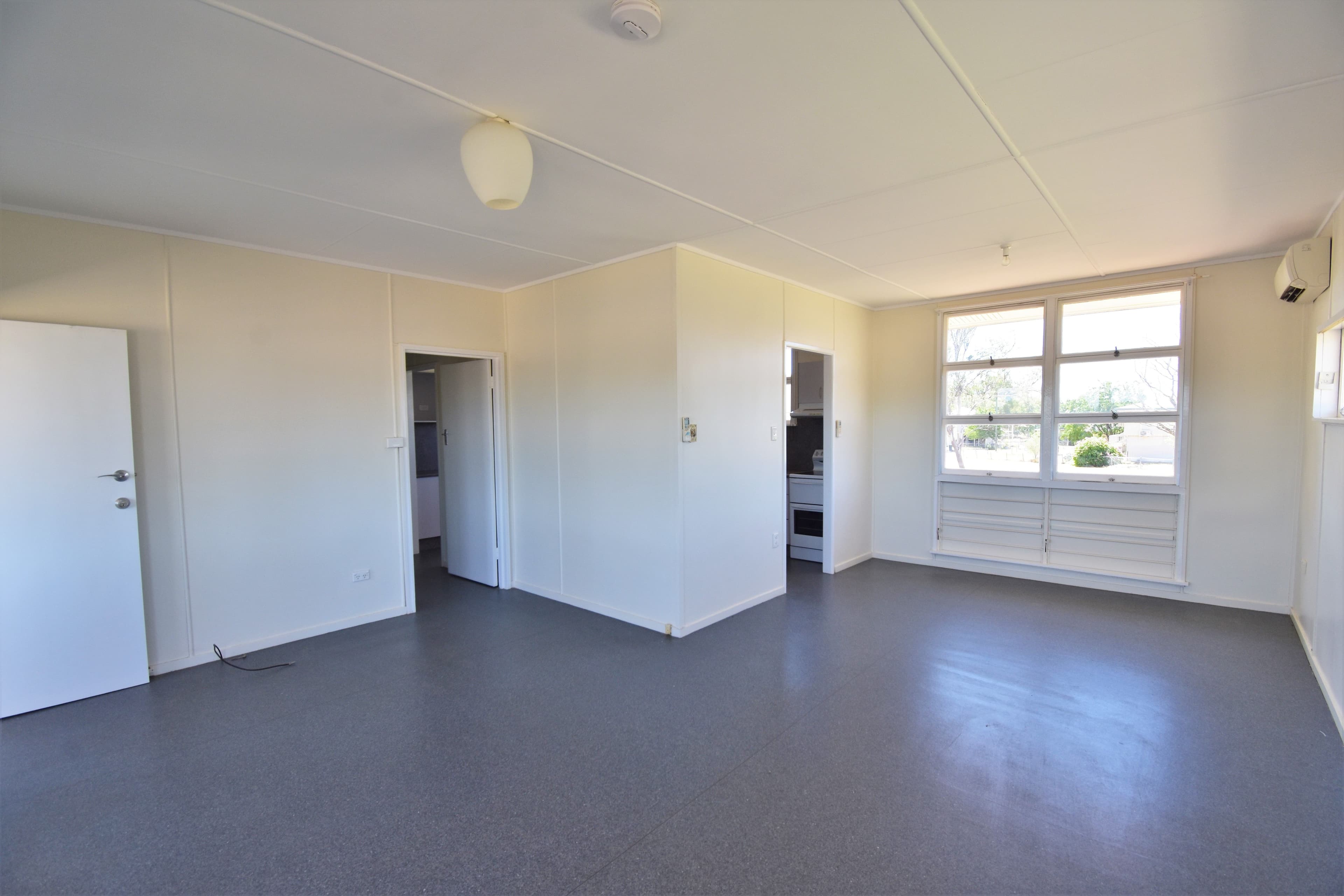 62 Plover Street, Longreach QLD 4730, Longreach - Thumbnail 4