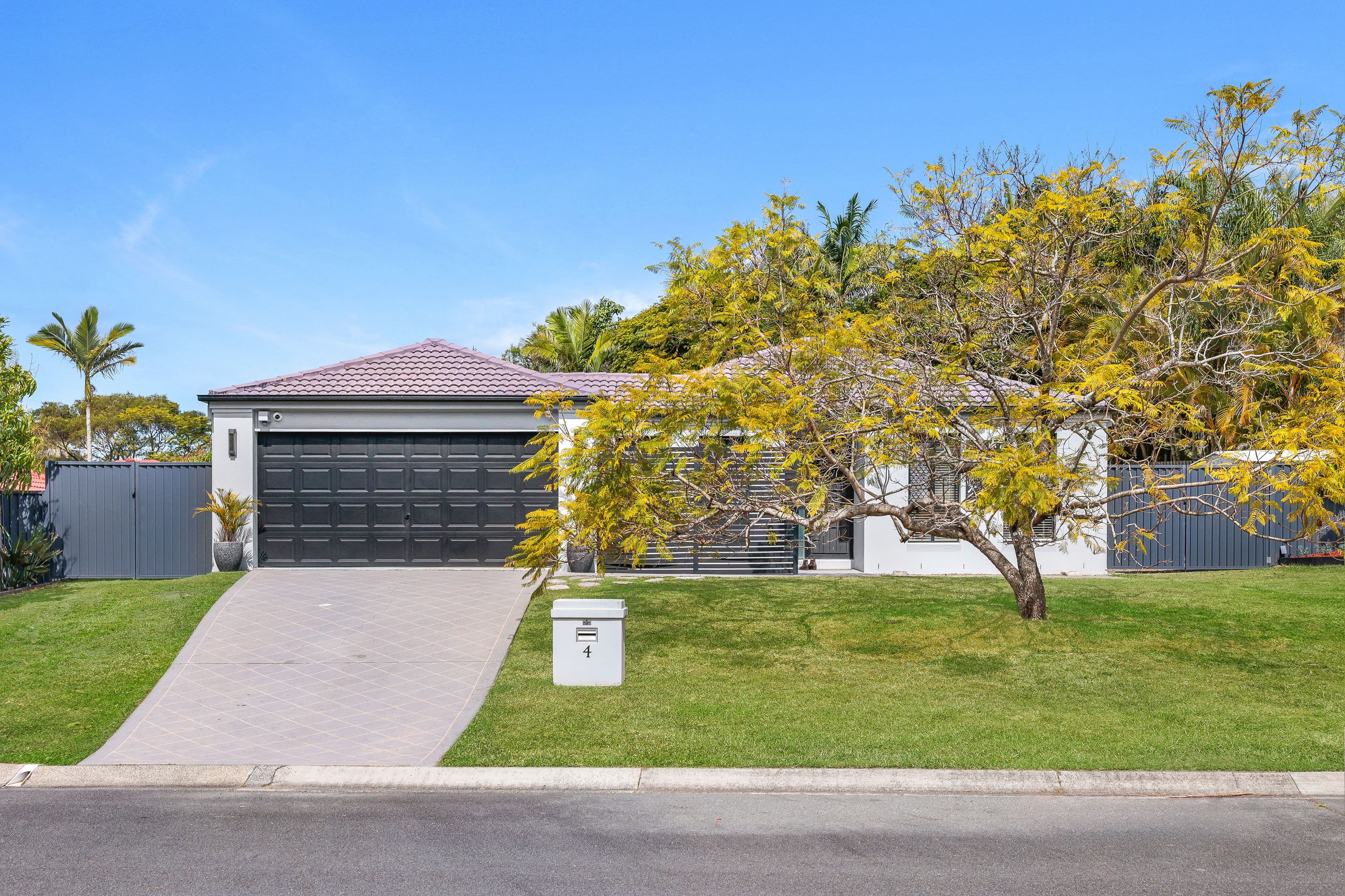 4 Polynesia Avenue, Pacific Pines QLD 4211, Pacific Pines - Thumbnail 2
