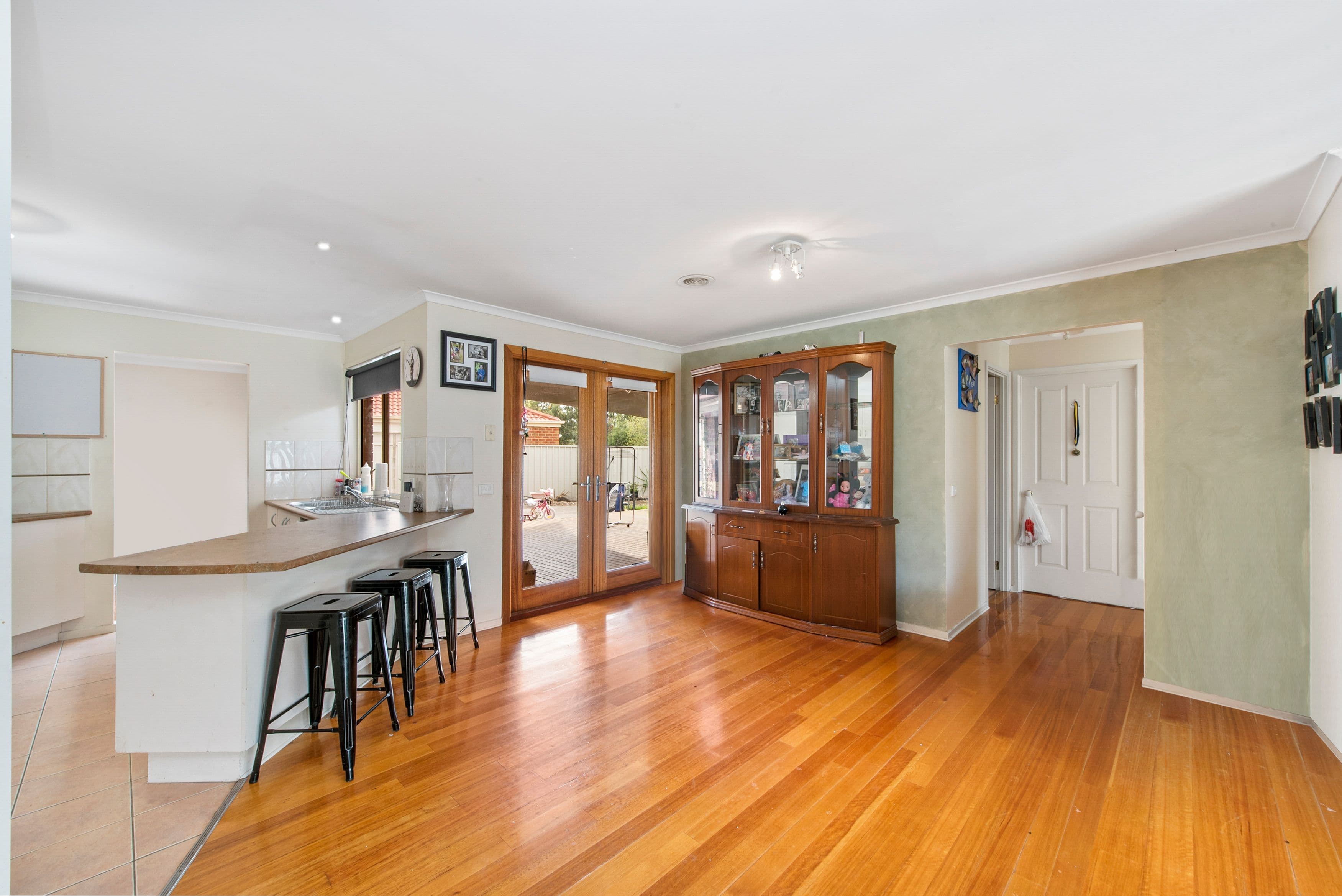 15 Simpson Place, Caroline Springs VIC 3023, Caroline Springs - Thumbnail 7