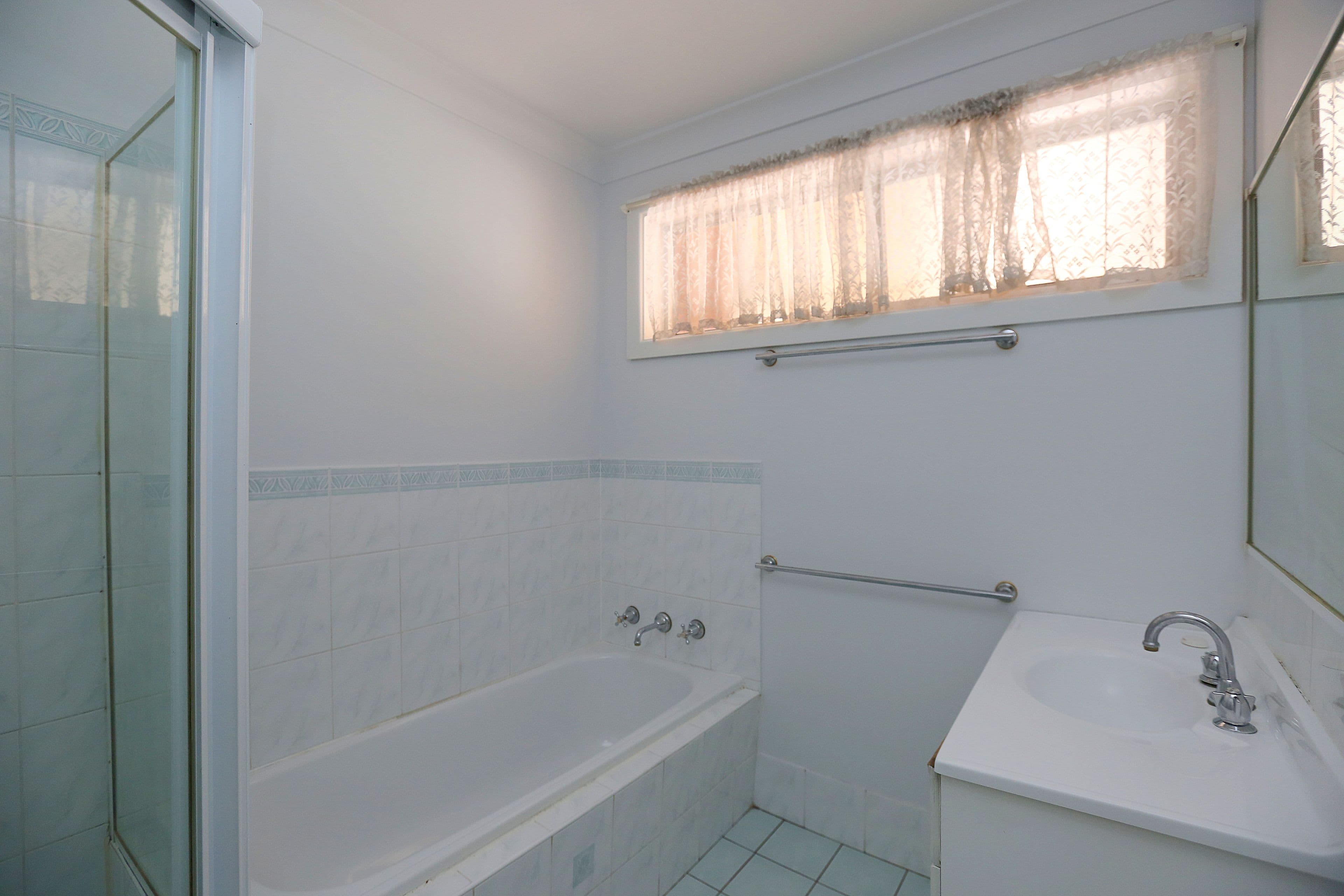 130 Rex Road, Georges Hall - Thumbnail 8