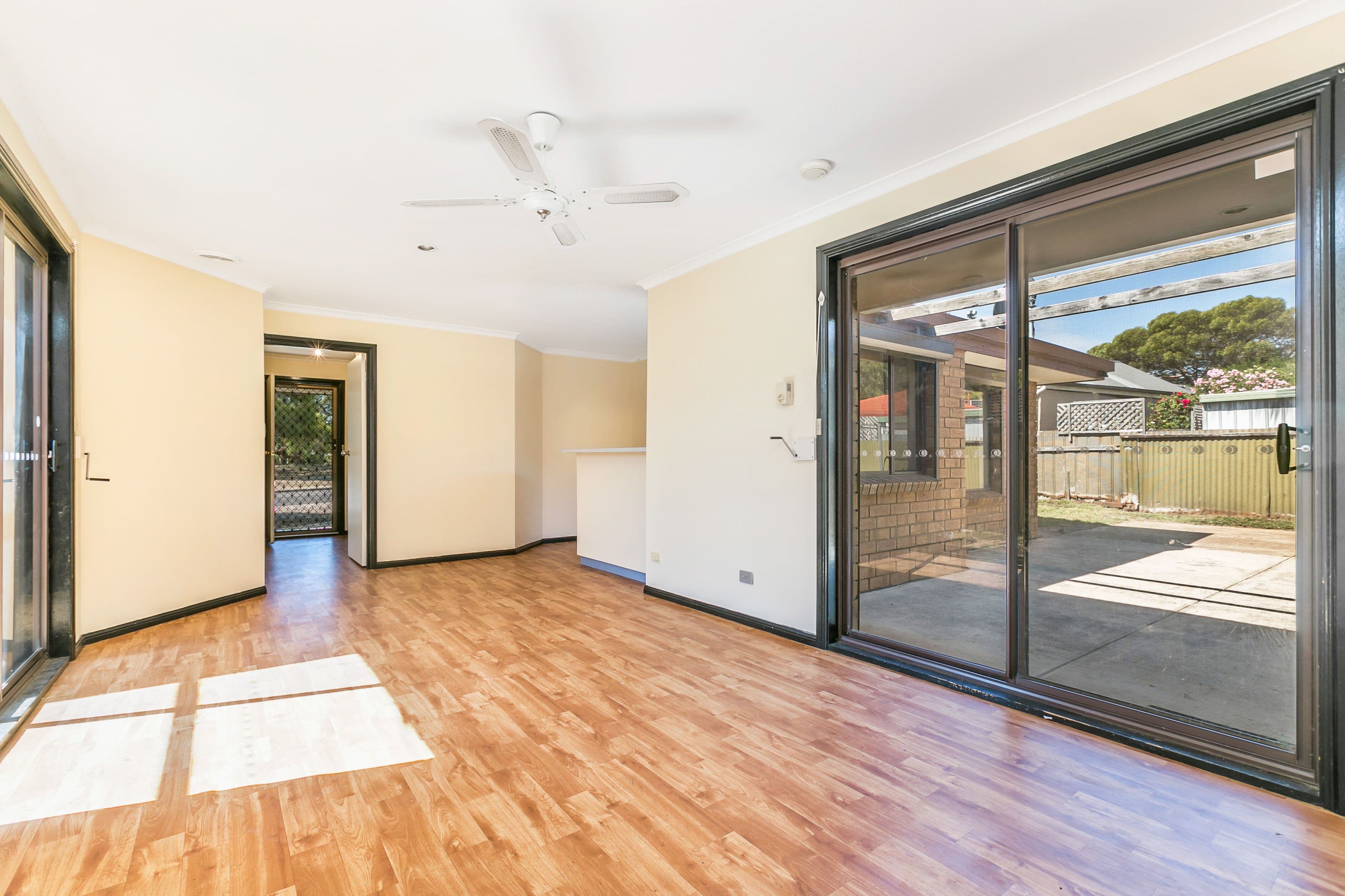 90 Taylors Avenue, Morphett Vale SA 5162, Morphett Vale - Thumbnail 4
