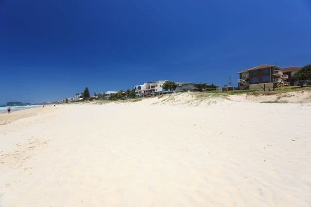 61 Hedges Avenue, MERMAID BEACH QLD 4218, Mermaid Beach - Thumbnail 4