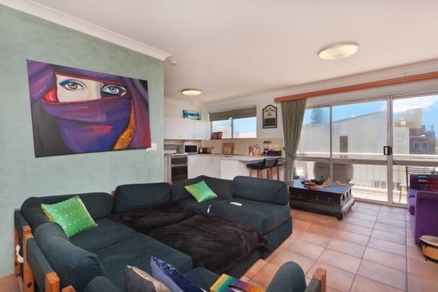 61 Hedges Avenue, MERMAID BEACH QLD 4218, Mermaid Beach - Thumbnail 5