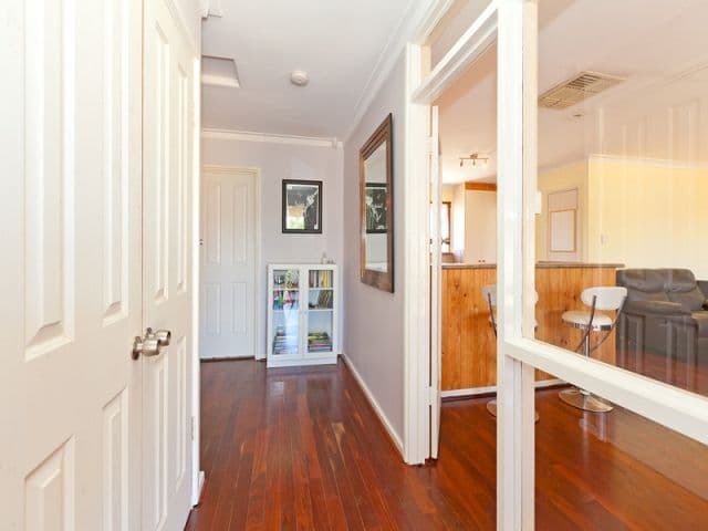 8 Leghorn Road, ORELIA WA 6167, Orelia - Thumbnail 5