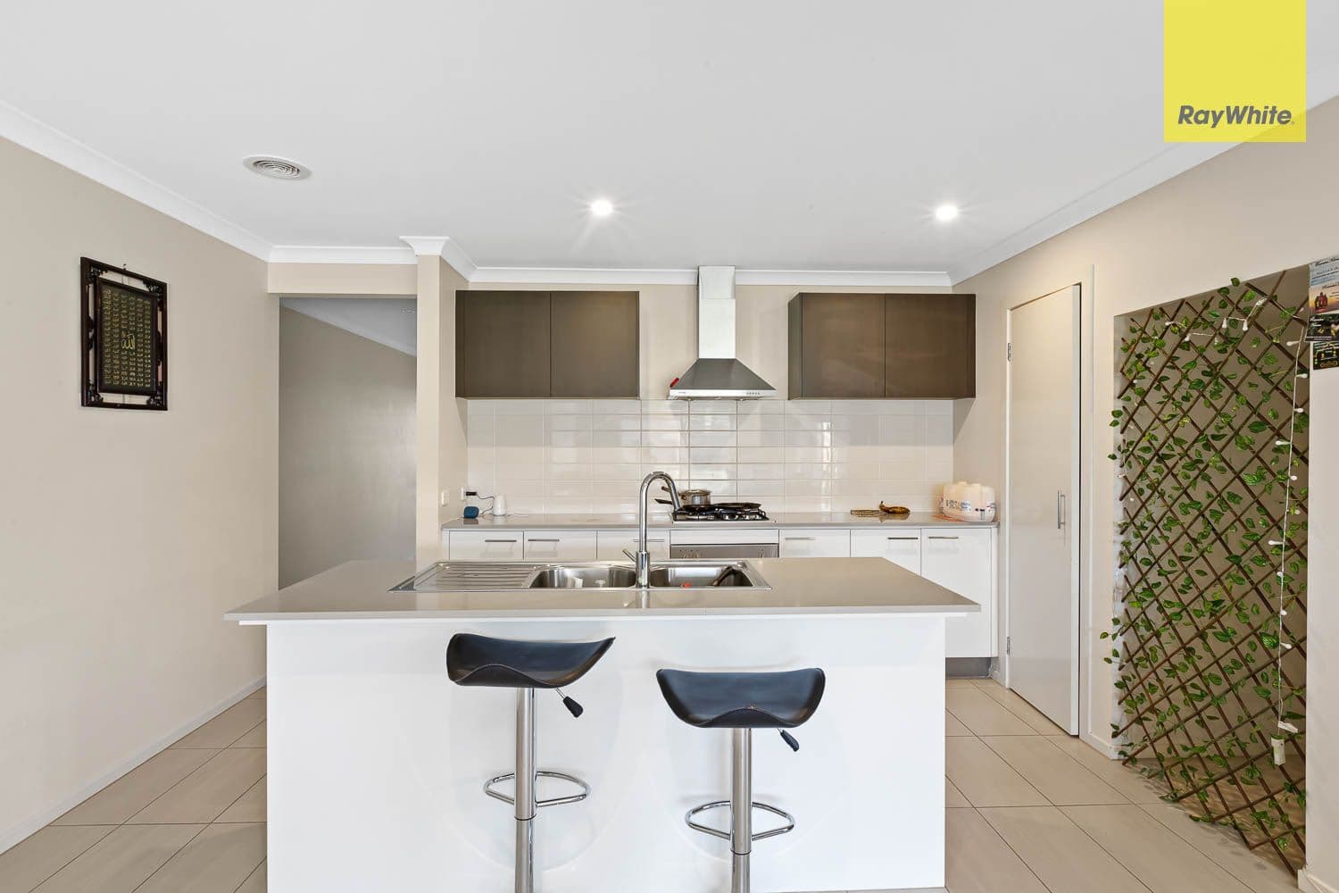 48 Toolern Waters Drive, Melton South VIC 3338, Melton South - Thumbnail 4