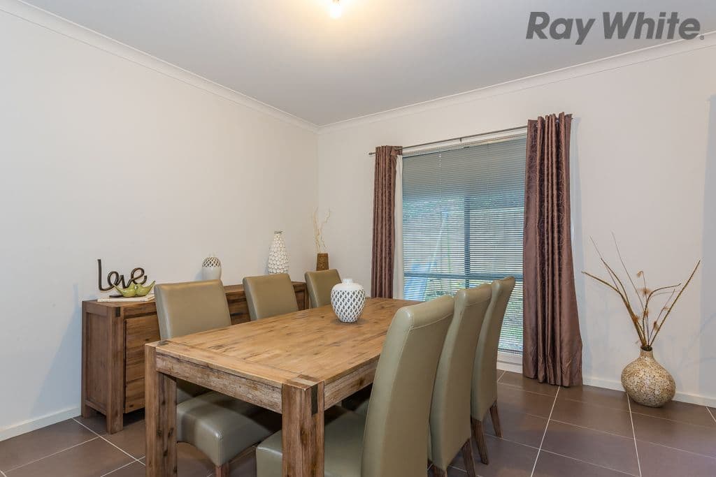 7 Hurlingham Place, Caroline Springs VIC 3023, Caroline Springs - Thumbnail 4