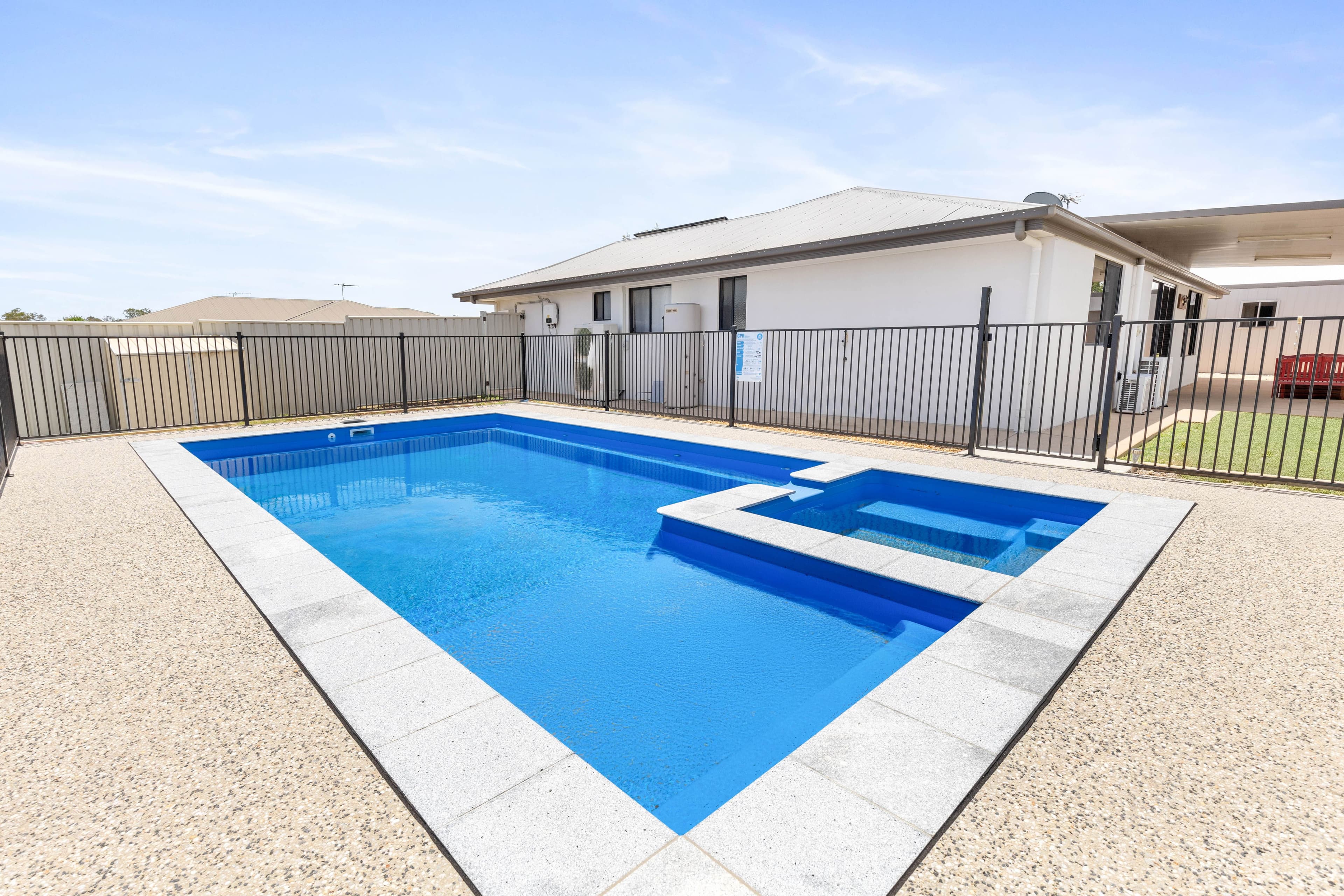 46 Mayfair Drive, Emerald QLD 4720, Emerald - Thumbnail 3