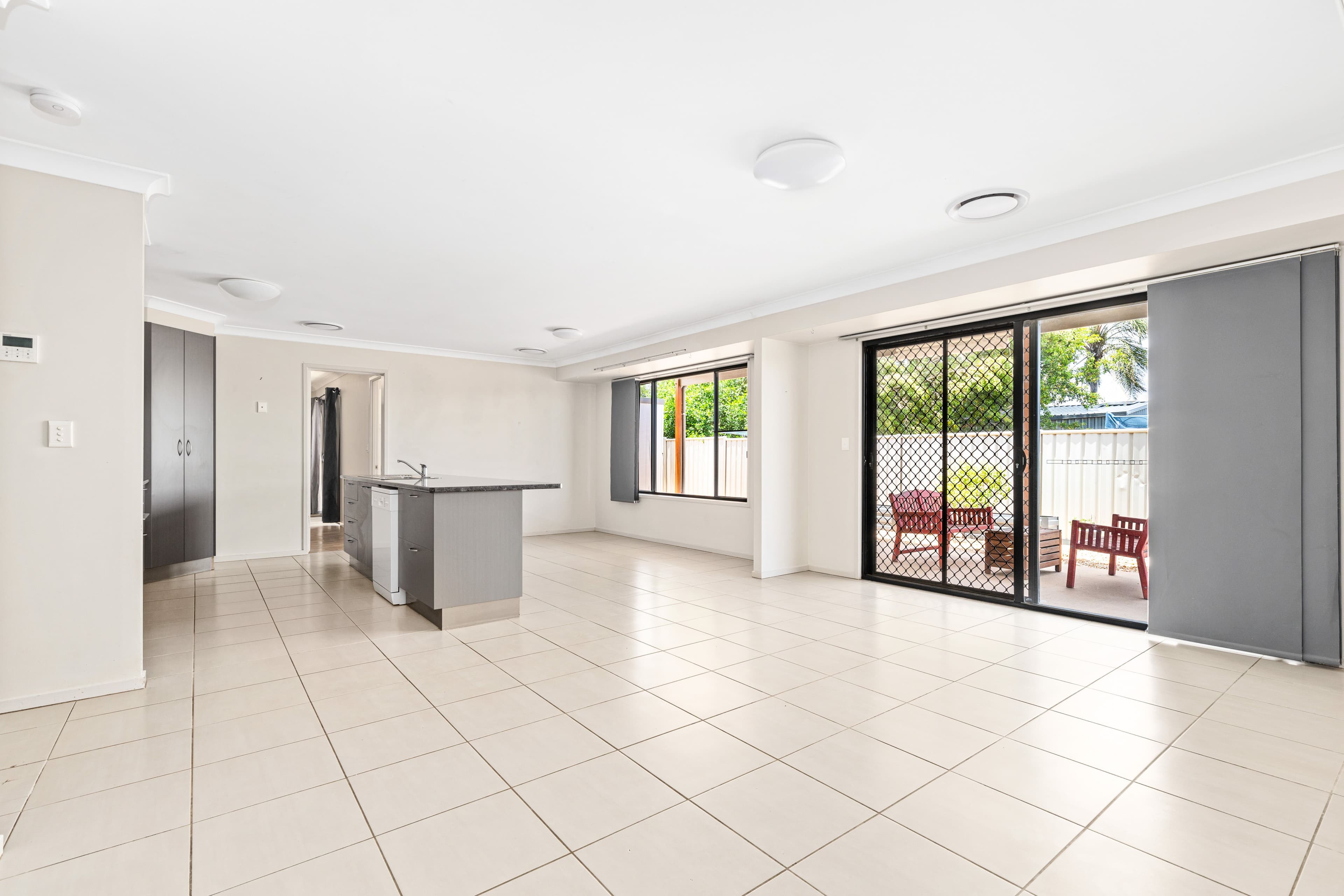 46 Mayfair Drive, Emerald QLD 4720, Emerald - Thumbnail 6