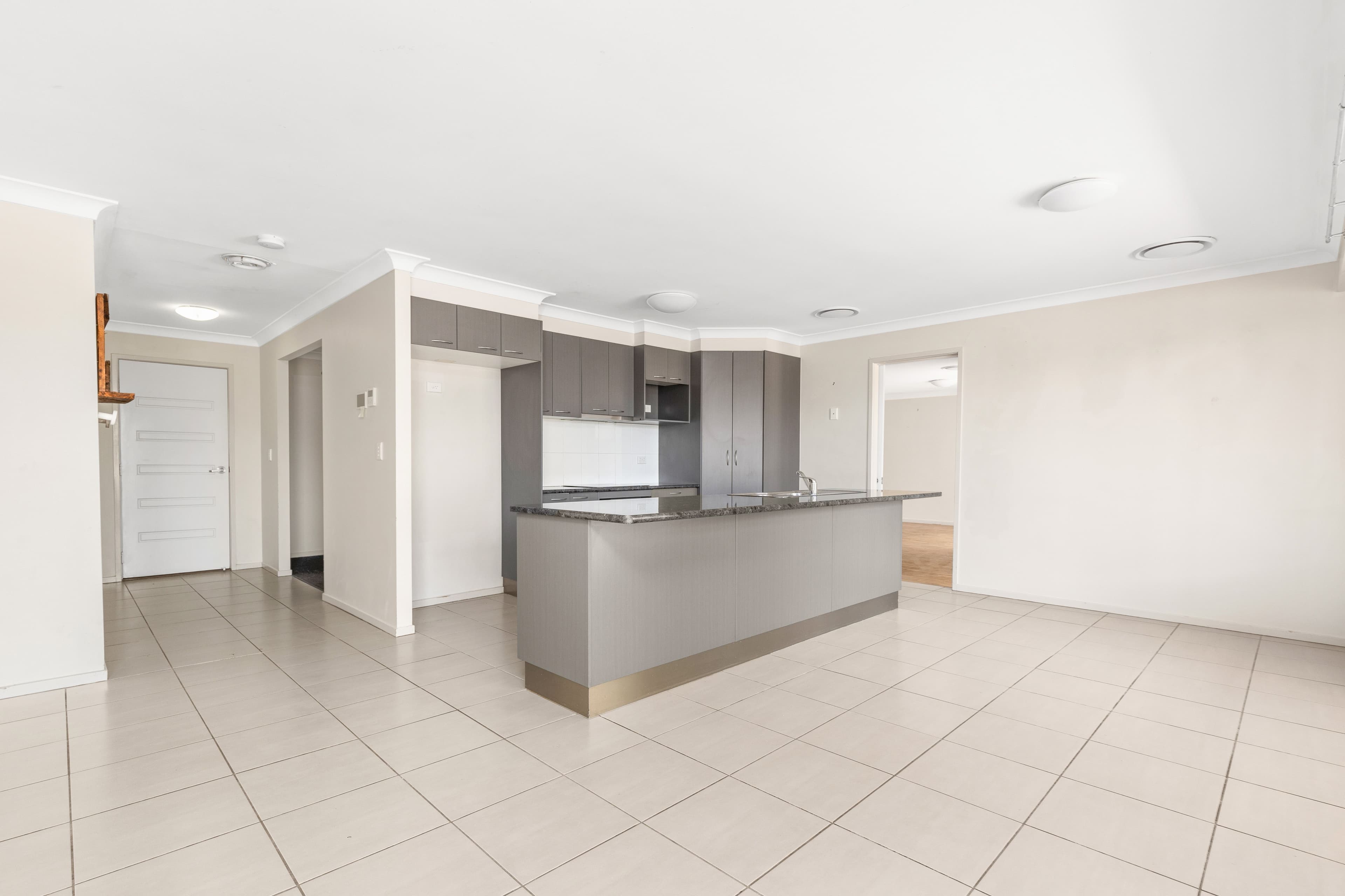 46 Mayfair Drive, Emerald QLD 4720, Emerald - Thumbnail 7