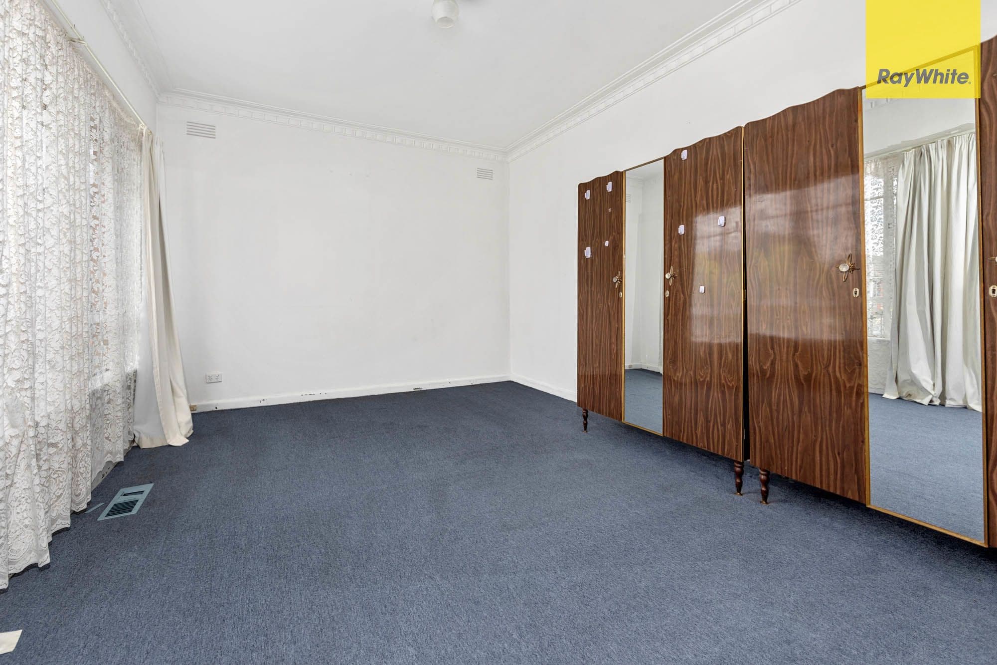 65 Avondale Avenue, St Albans VIC 3021, St Albans - Thumbnail 4