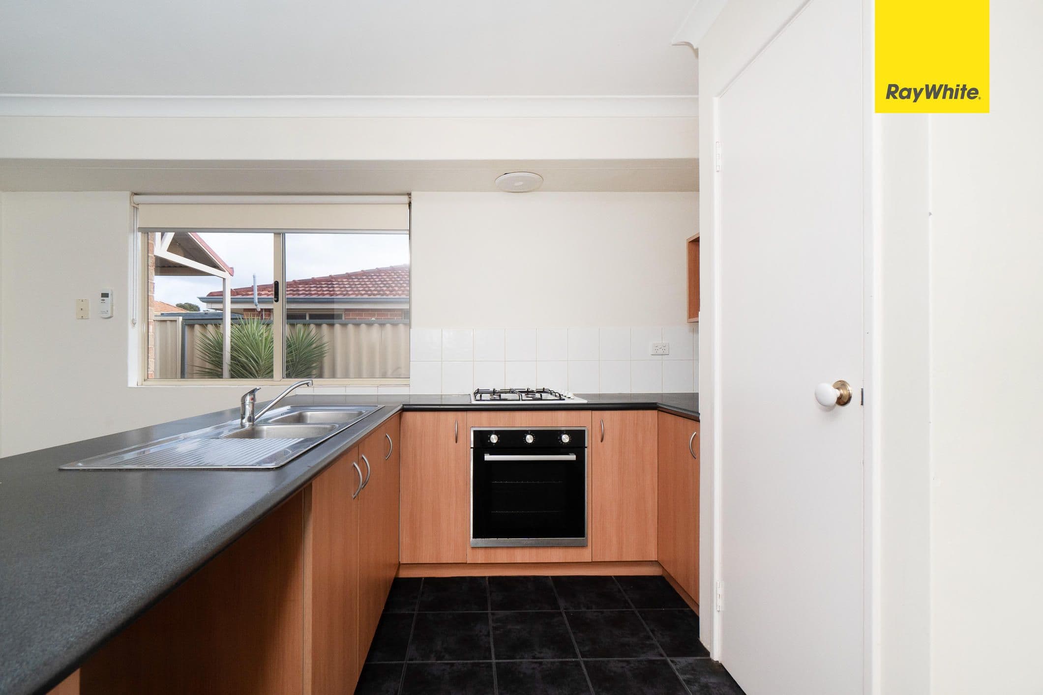 65 Lintonmarc Drive, Redcliffe WA 6104, Redcliffe - Thumbnail 3