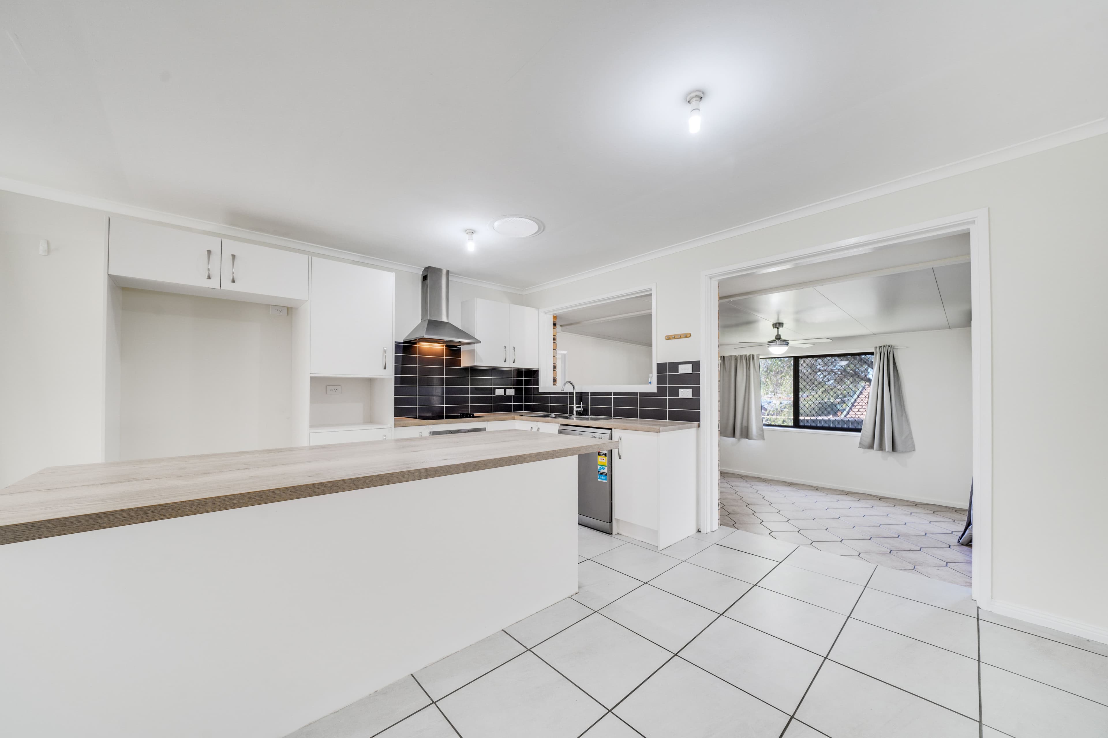 6 Molyu Court, Mount Warren Park QLD 4207, Mount Warren Park - Thumbnail 3