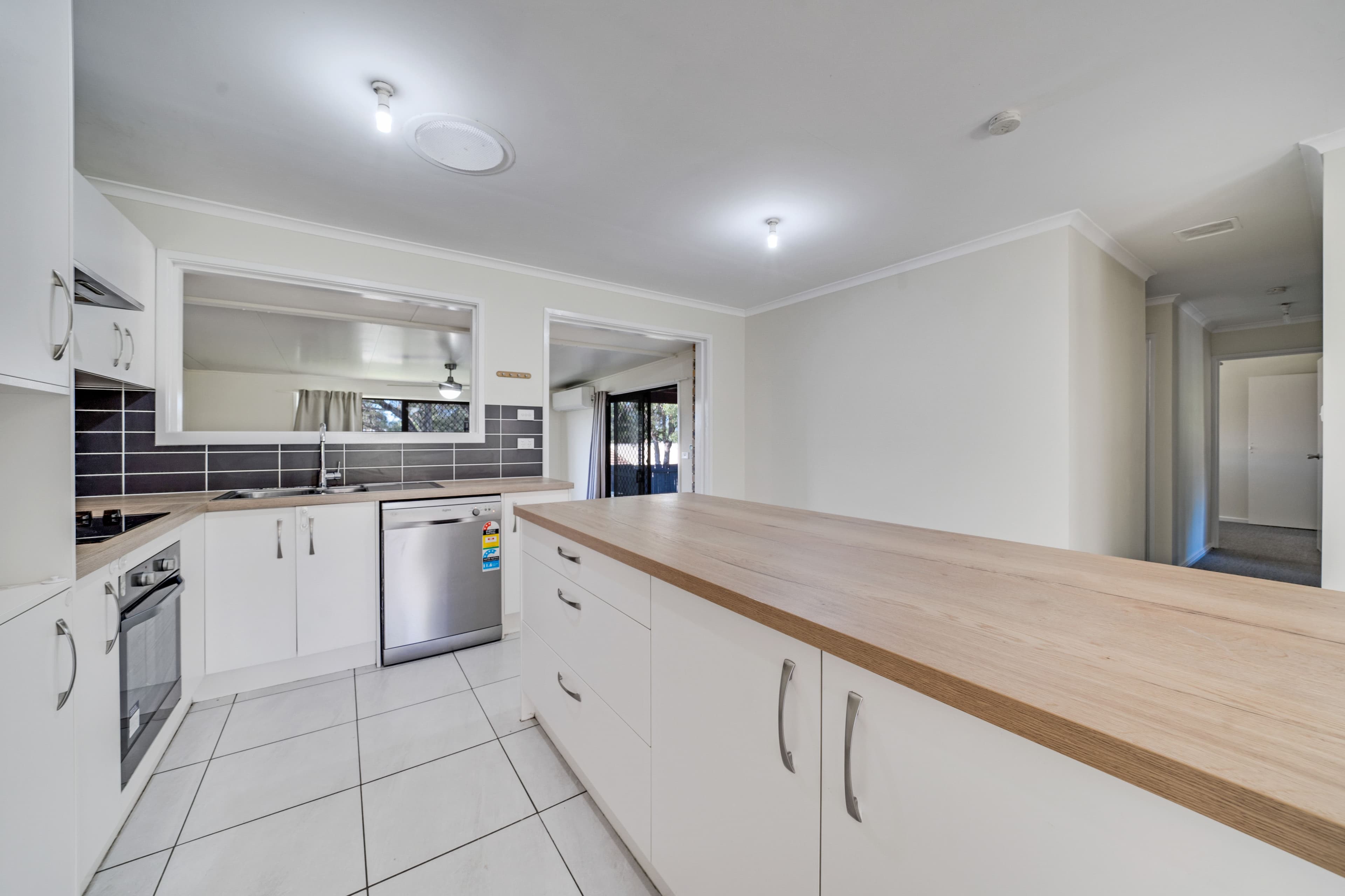 6 Molyu Court, Mount Warren Park QLD 4207, Mount Warren Park - Thumbnail 4