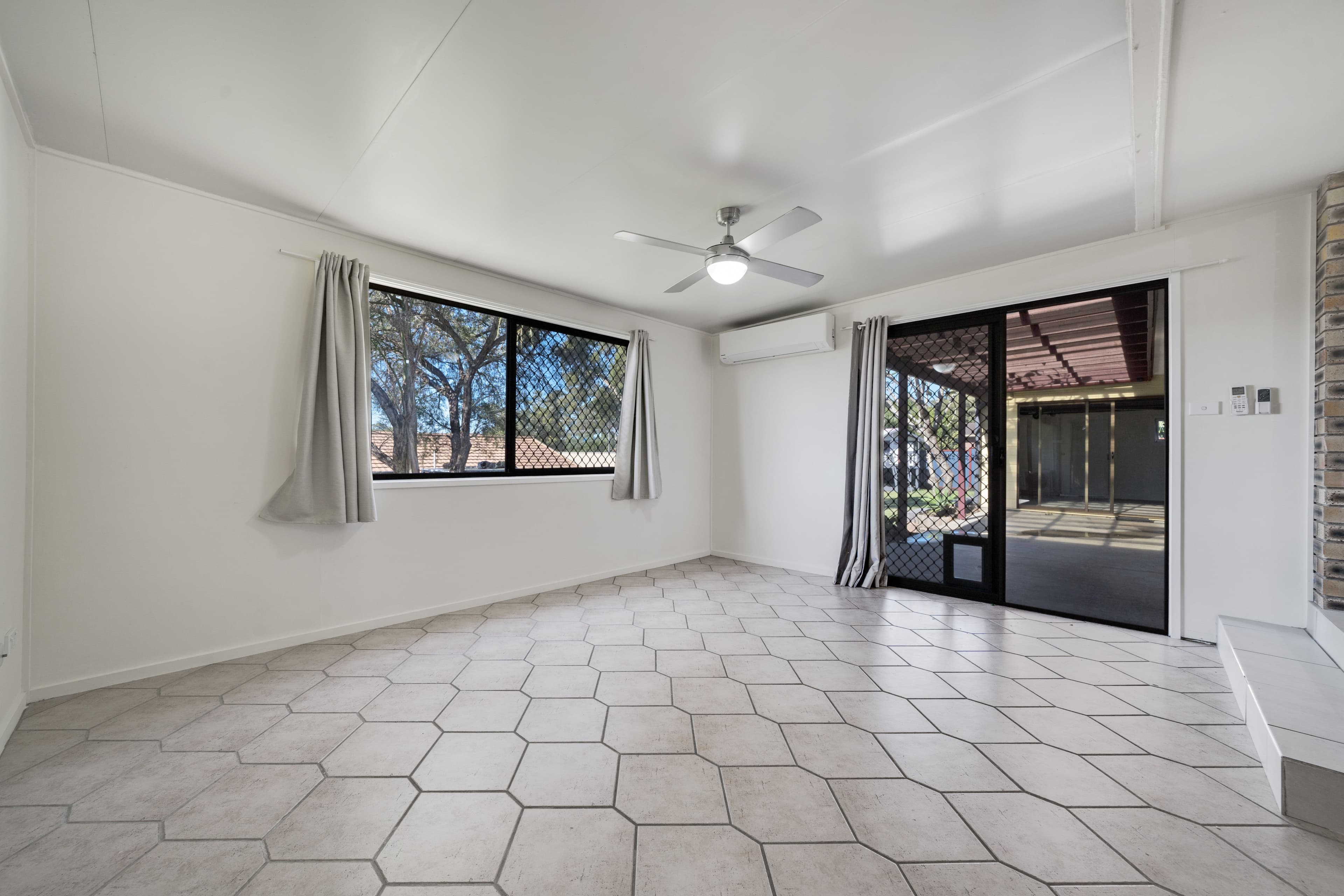 6 Molyu Court, Mount Warren Park QLD 4207, Mount Warren Park - Thumbnail 7
