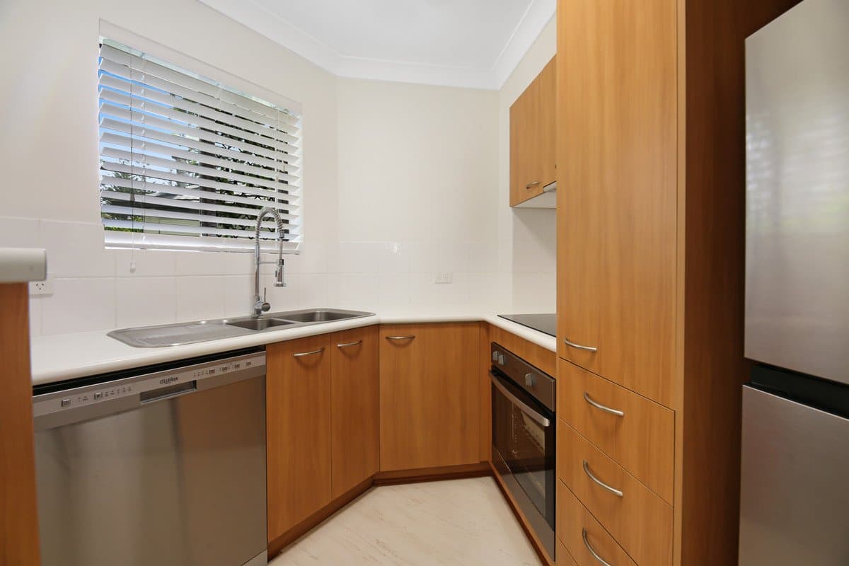 10/5 Fourth Avenue, Burleigh Heads QLD 4220, Burleigh Heads Property Image - Thumbnail 6