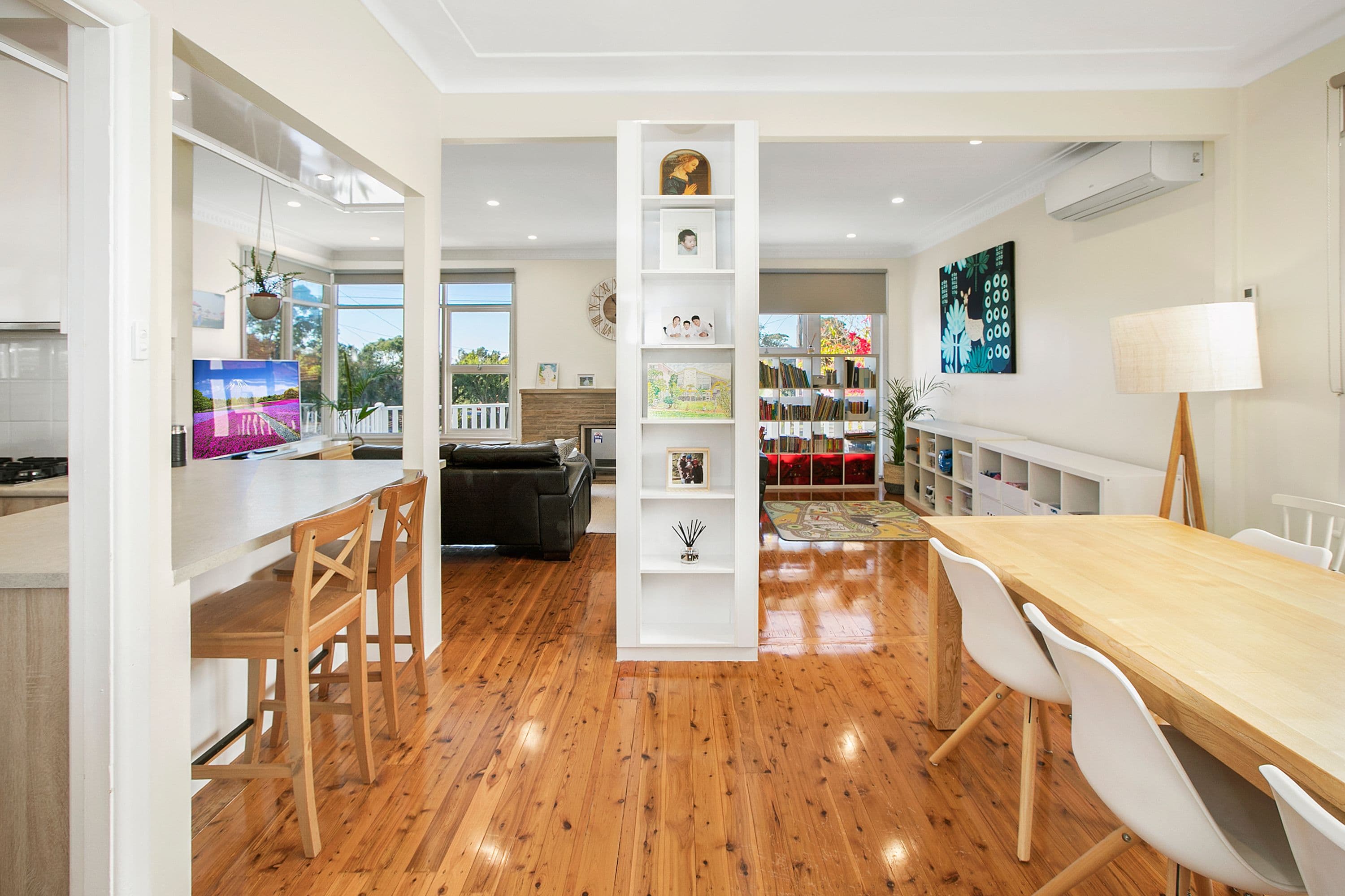 8 Pineview Avenue, Manly Vale - Thumbnail 2
