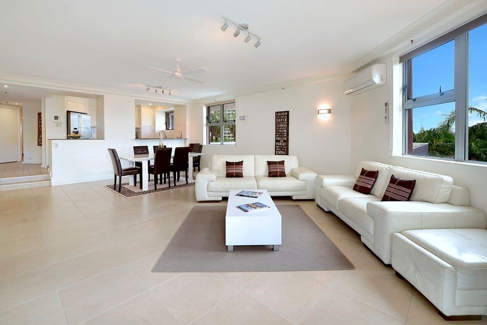 10 'Grand Mariner' 12 Commodore Drive, SURFERS PARADISE QLD 4217, Surfers Paradise - Image 1