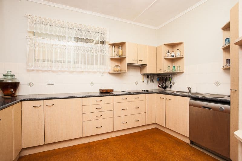 328 Scarborough Road, SCARBOROUGH QLD 4020, Scarborough - Thumbnail 8