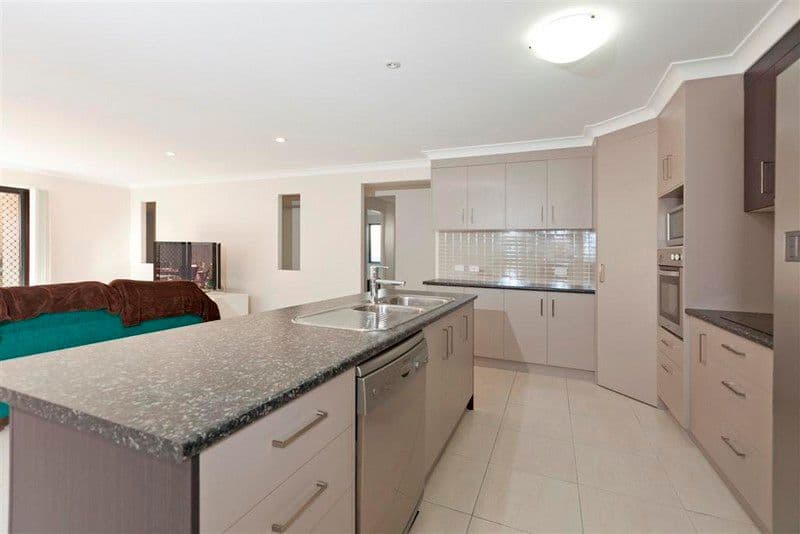 6 Gunadoo Street, THORNLANDS QLD 4164, Thornlands - Thumbnail 3