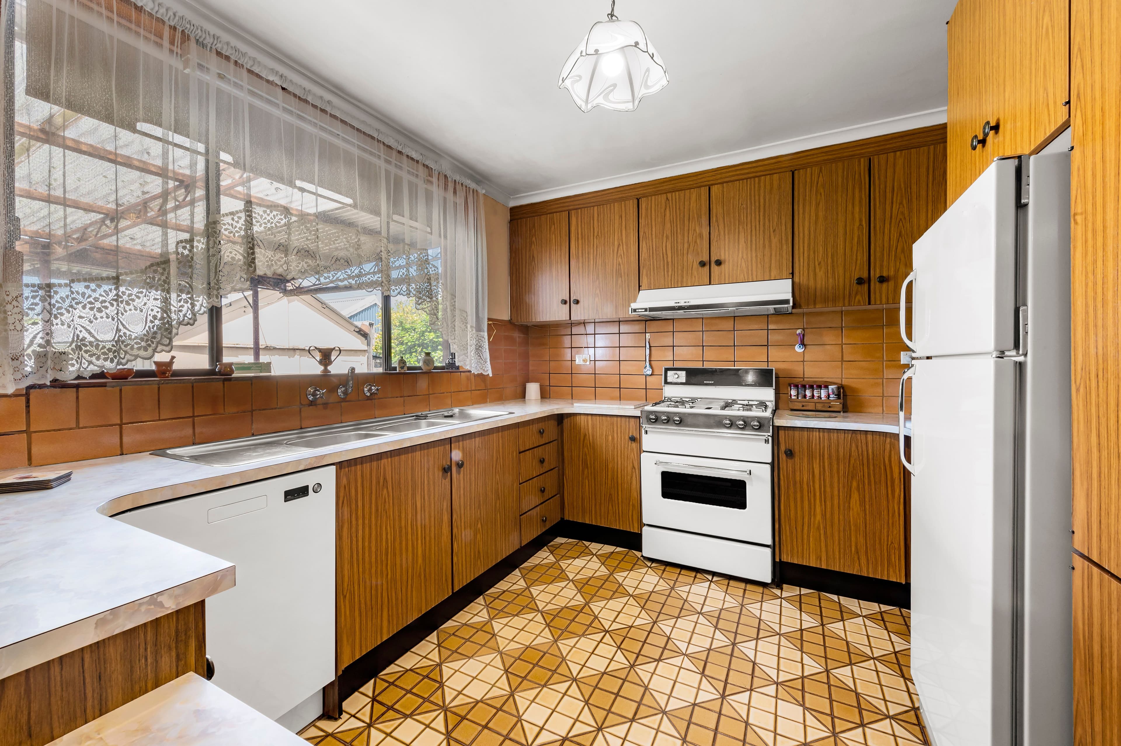 16 Euston Road, Hughesdale VIC 3166, Hughesdale - Thumbnail 4
