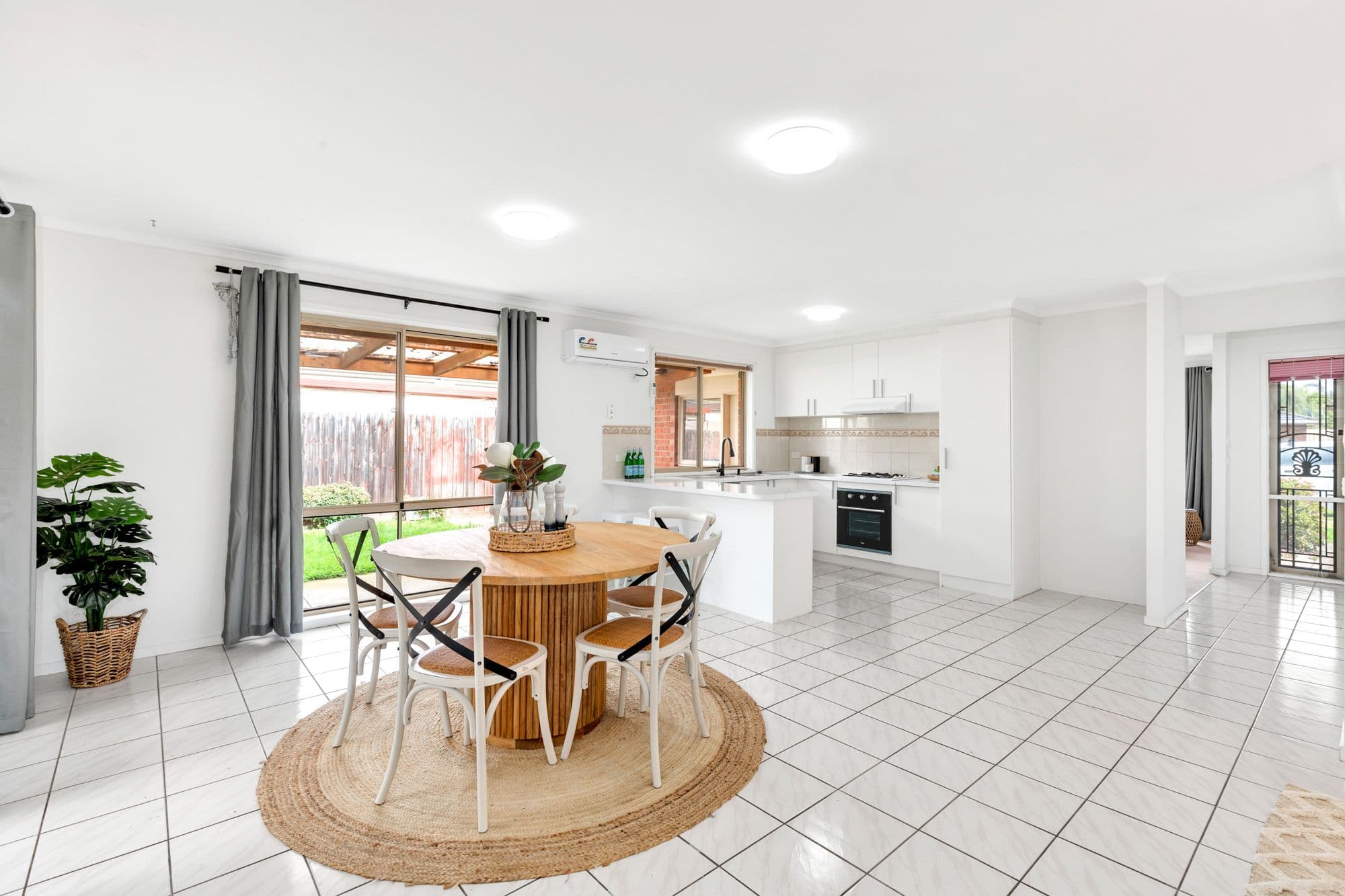 16 Chardonnay Place, Hoppers Crossing VIC 3029, Hoppers Crossing - Thumbnail 4