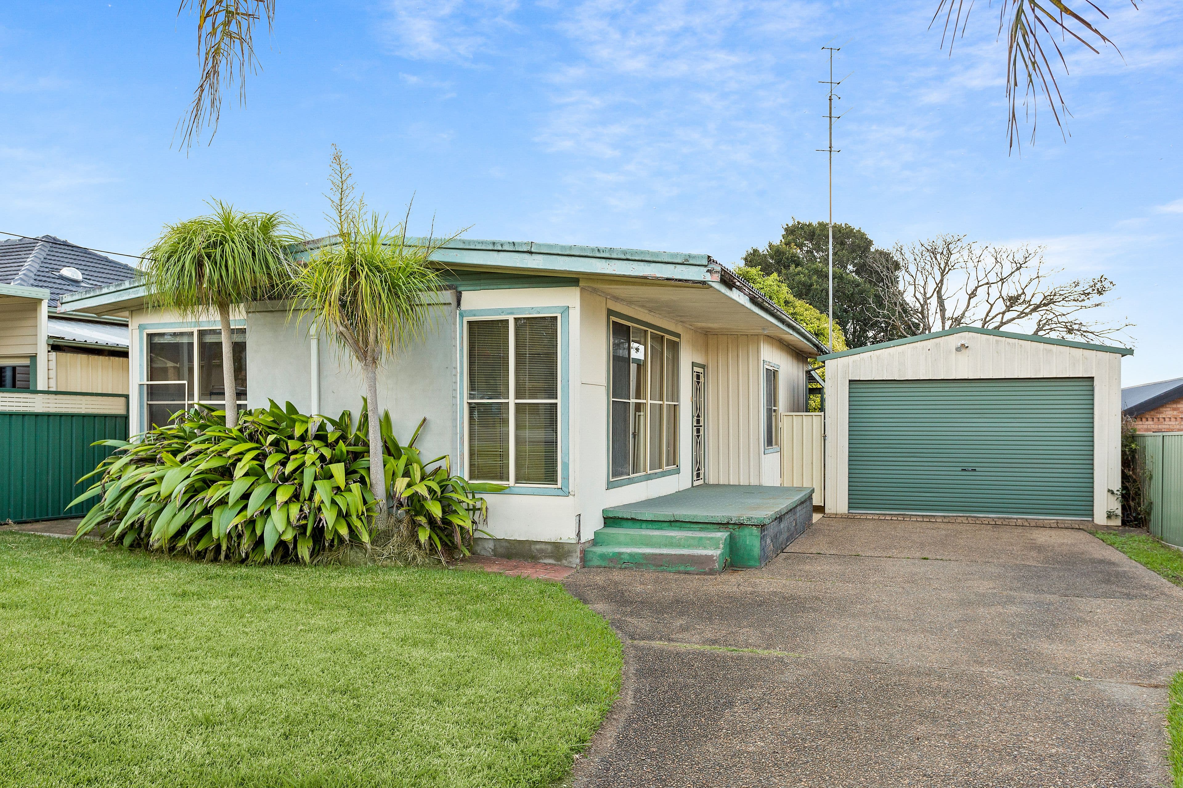 110 Barton Street, Oak Flats NSW 2529, Oak Flats - Image 1