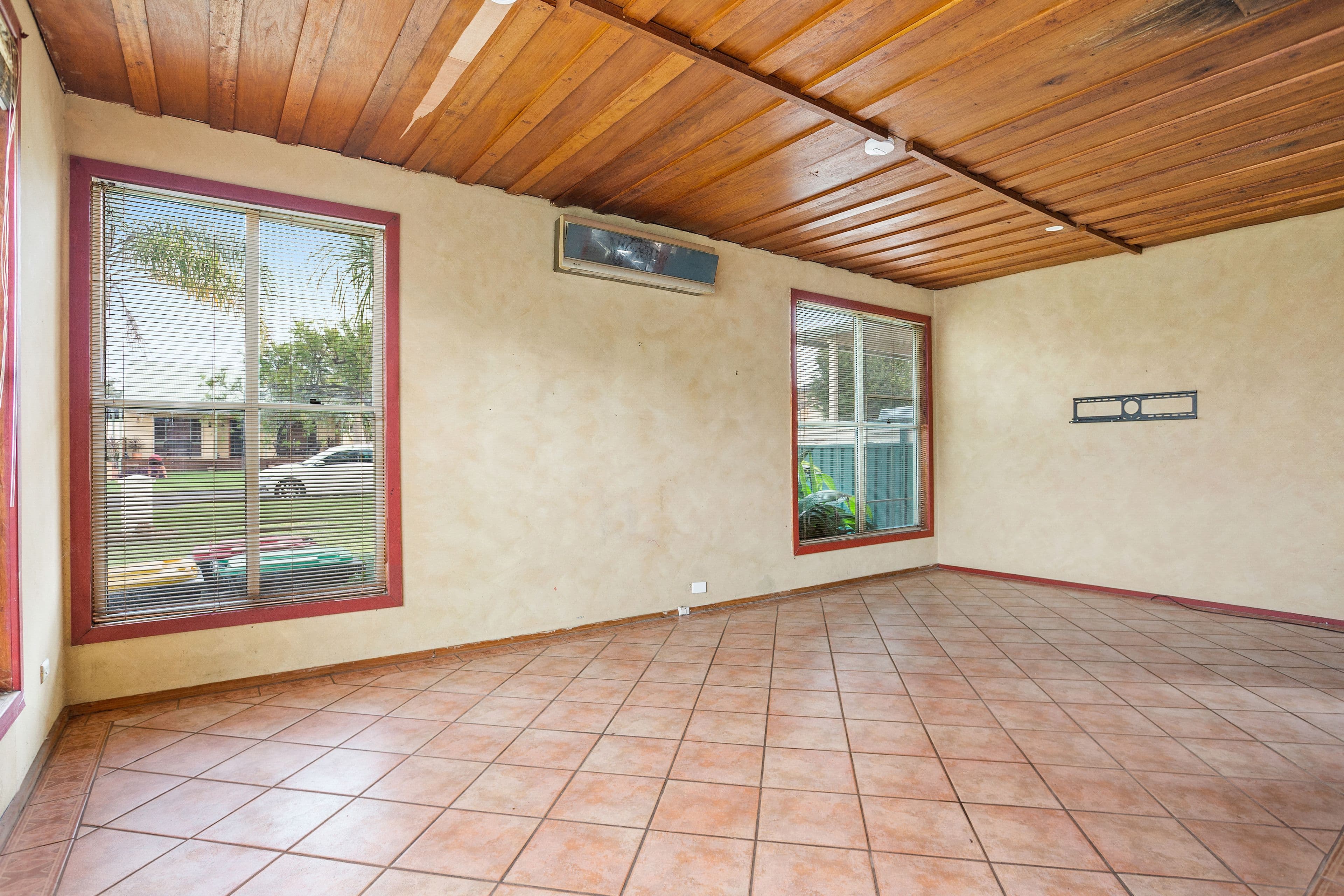 110 Barton Street, Oak Flats NSW 2529, Oak Flats - Thumbnail 4