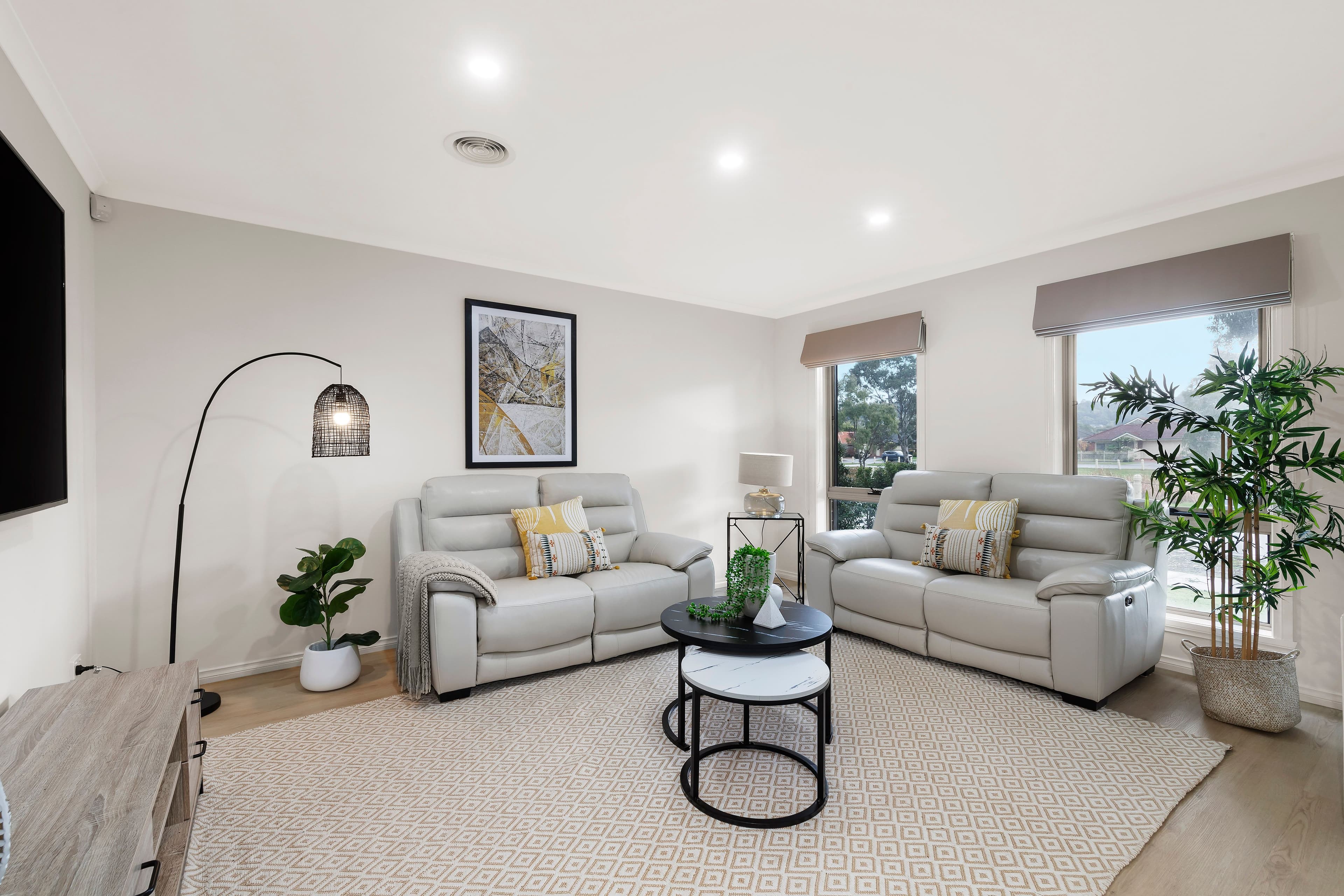 24 Neddletail Crescent, South Morang VIC 3752, South Morang - Thumbnail 2