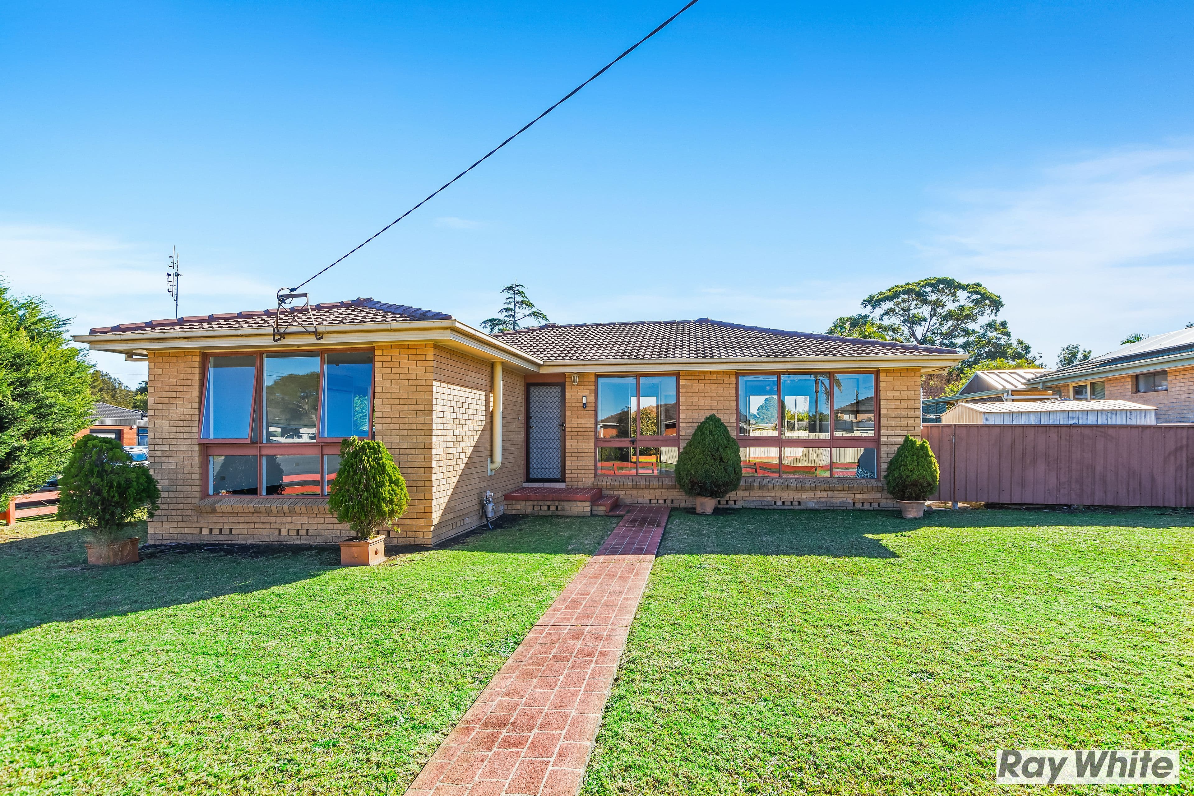 26 Howell Avenue, Kanahooka - Image 1