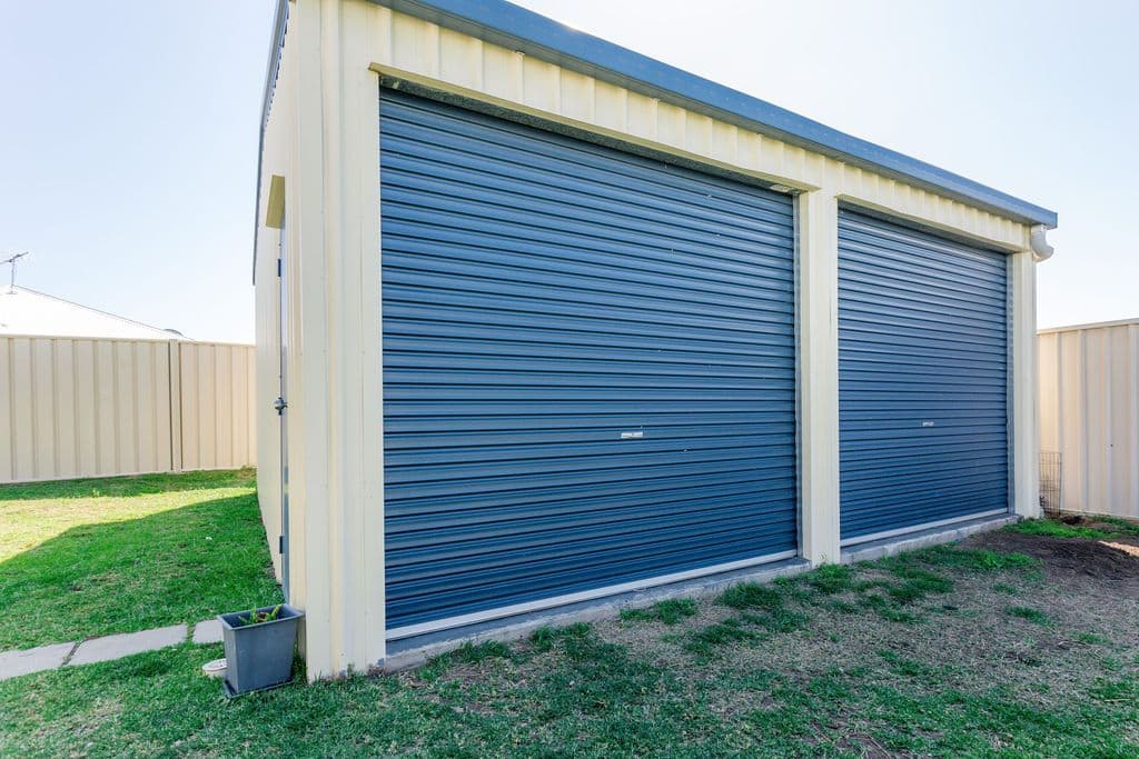9 SINGLETON Court, Emerald QLD 4720, Emerald - Thumbnail 2