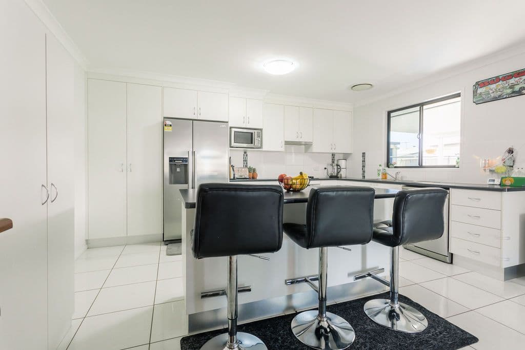 9 SINGLETON Court, Emerald QLD 4720, Emerald - Thumbnail 5