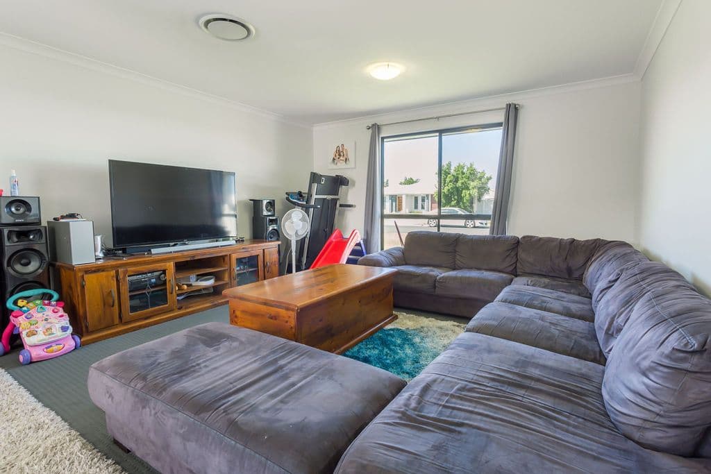 9 SINGLETON Court, Emerald QLD 4720, Emerald - Thumbnail 8