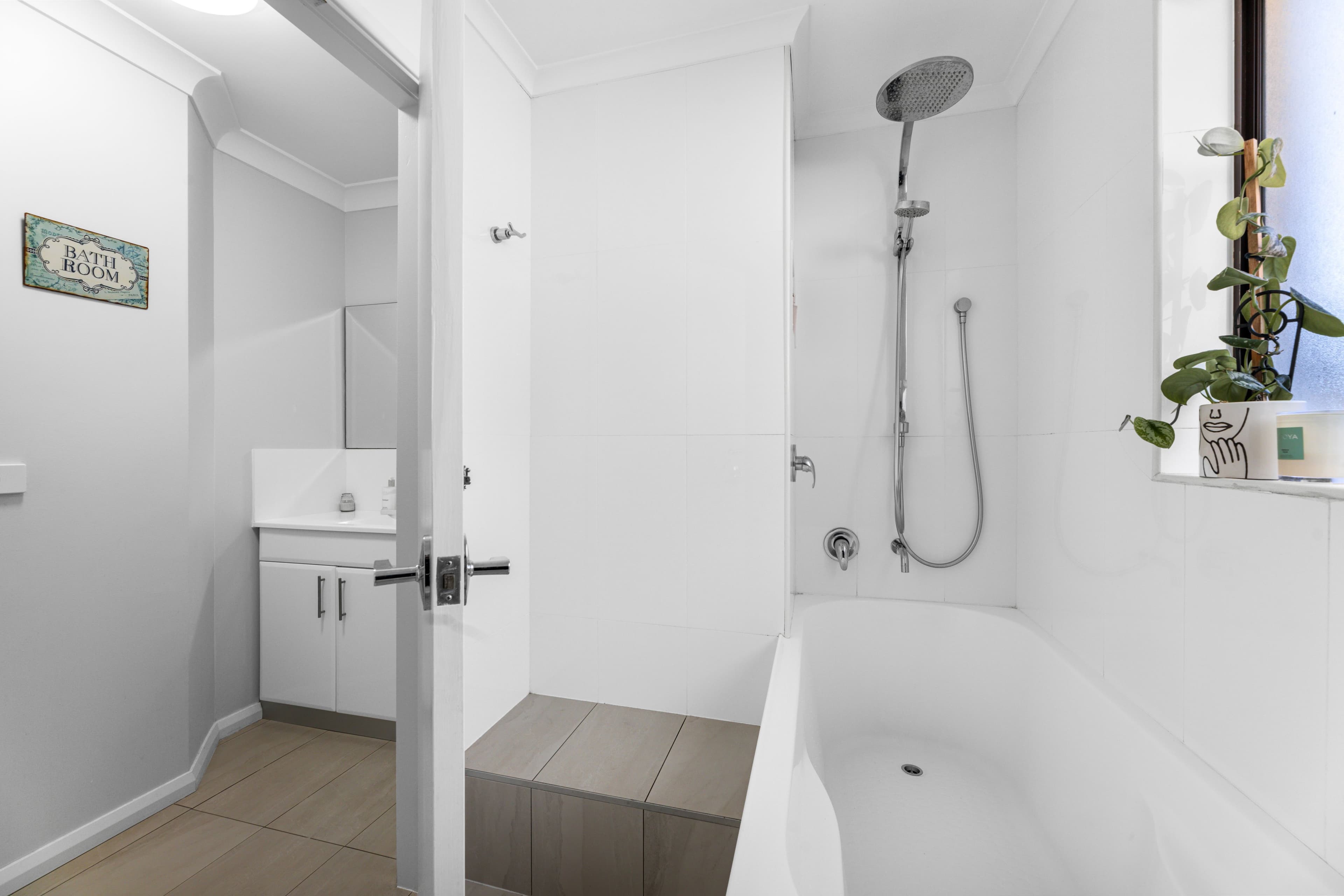 1 Hobart Place, Illawong NSW 2234, Illawong - Thumbnail 6