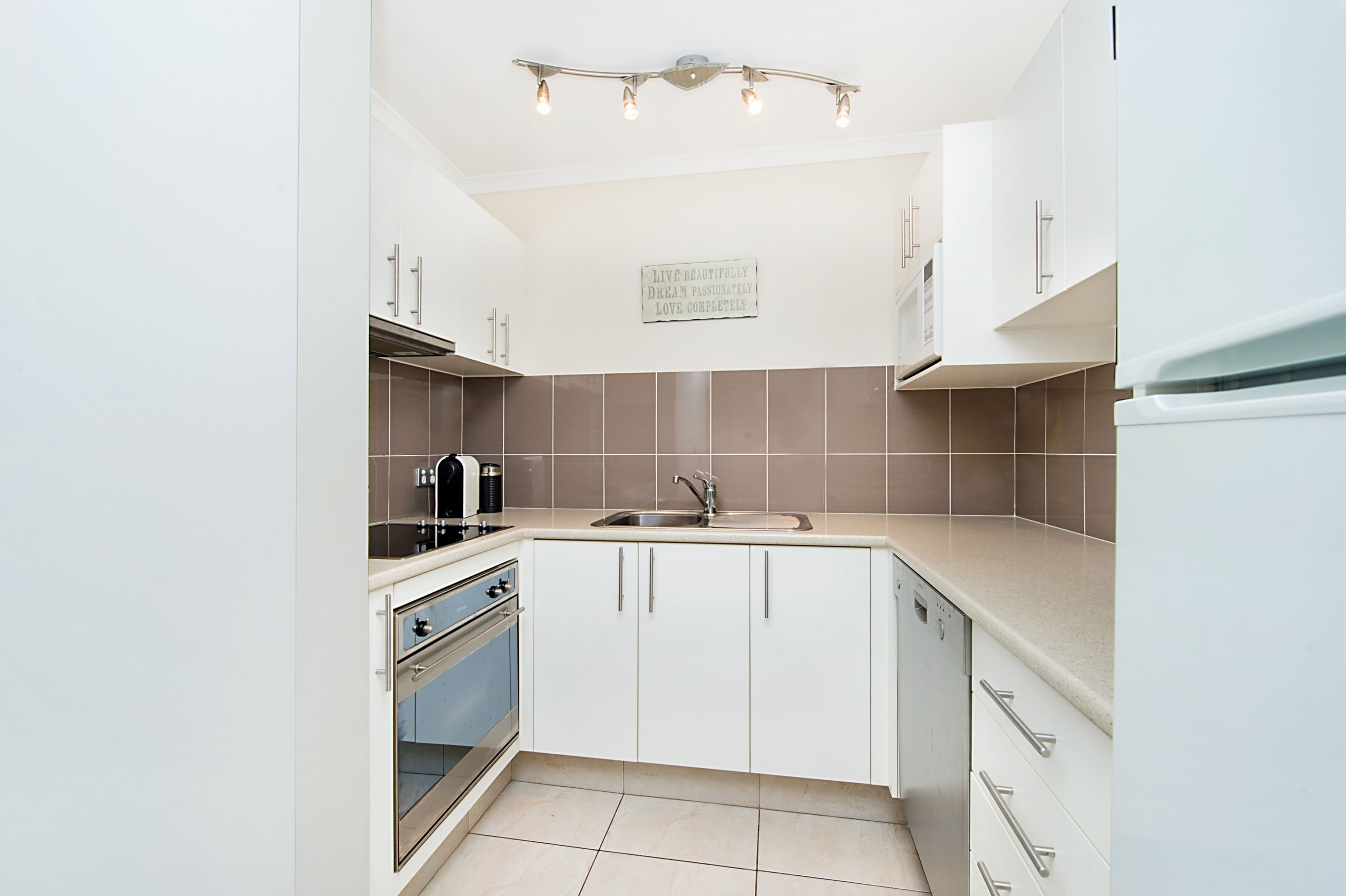 12 'Moonbird' 25 Federation Avenue, Broadbeach QLD 4218, Broadbeach - Thumbnail 5