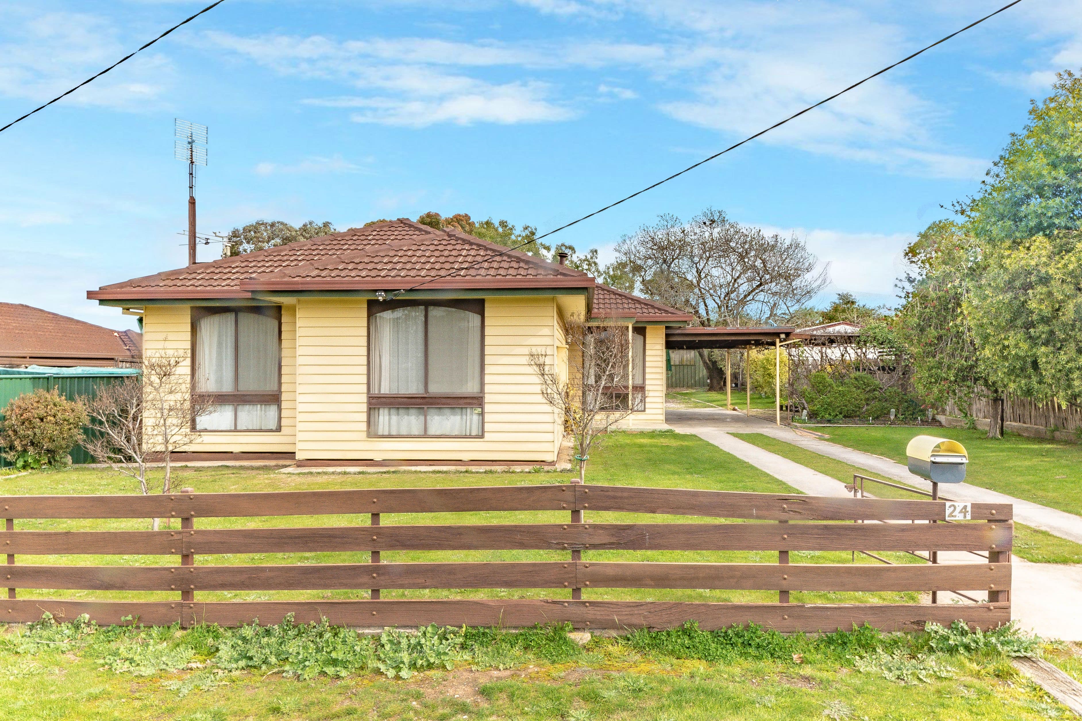 24 Green Street, California Gully VIC 3556, California Gully - Thumbnail 2
