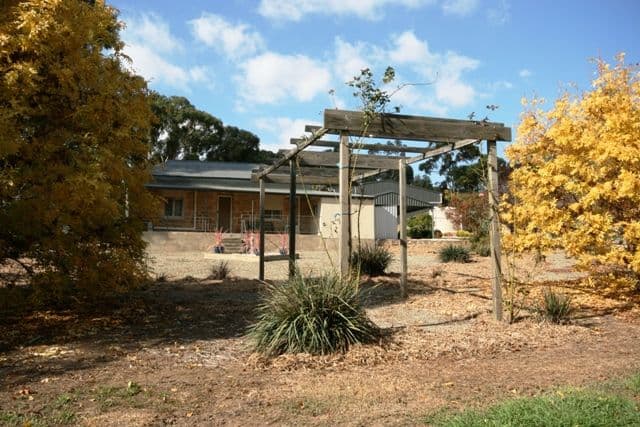 36 Warenda Road, CLARE SA 5453, Clare - Thumbnail 2