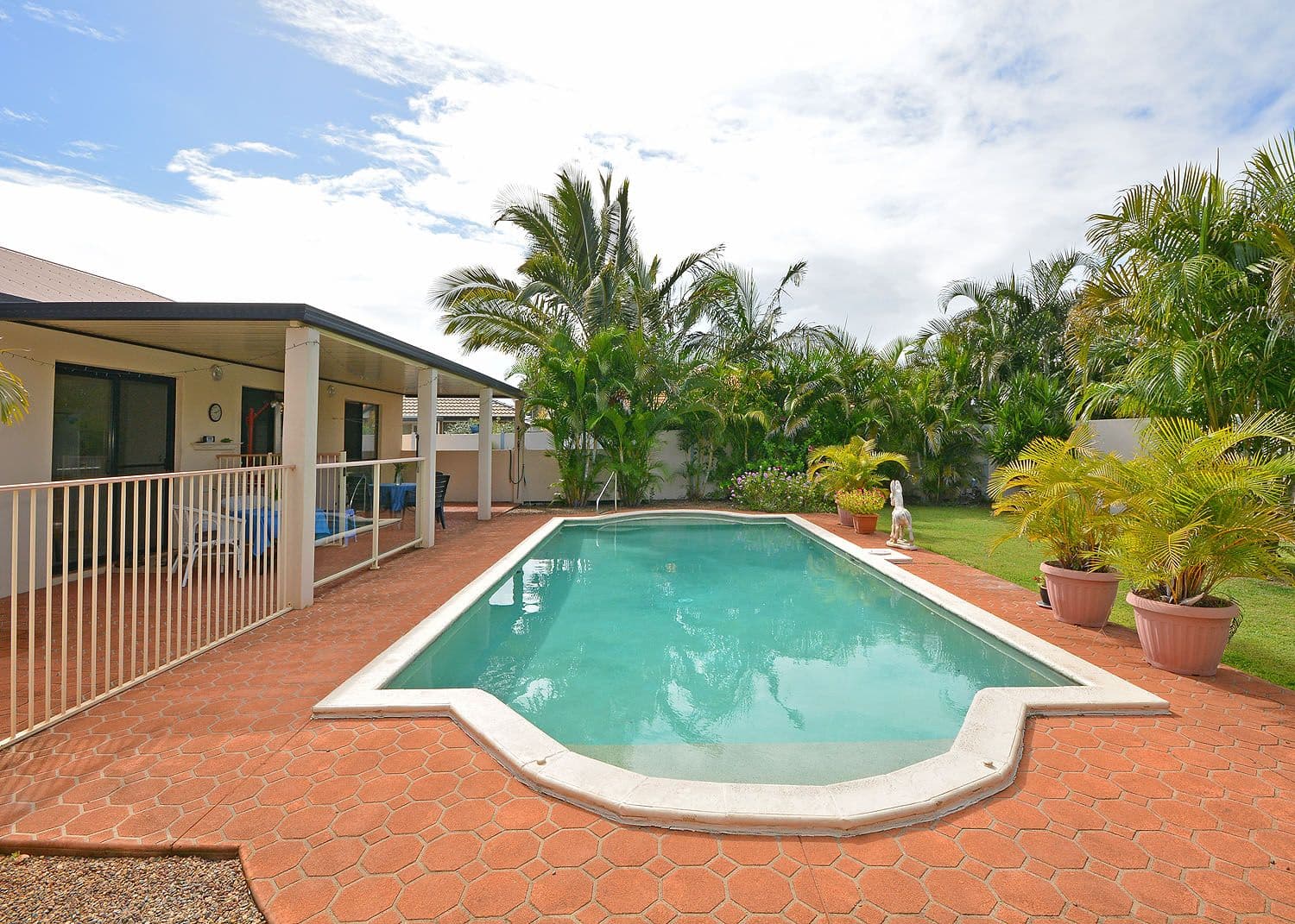 8 Jonwest Close, Torquay QLD 4655, Torquay - Thumbnail 2