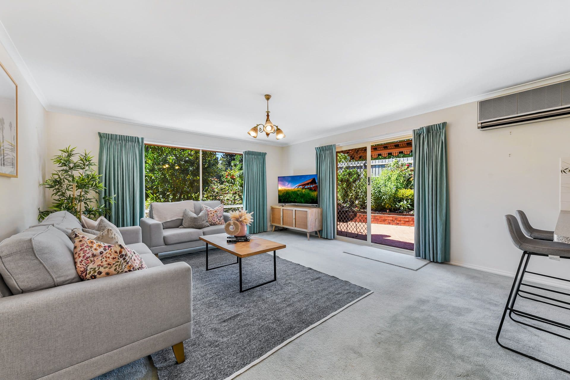 18 Edrington Park Drive, Berwick VIC 3806, Berwick - Thumbnail 8