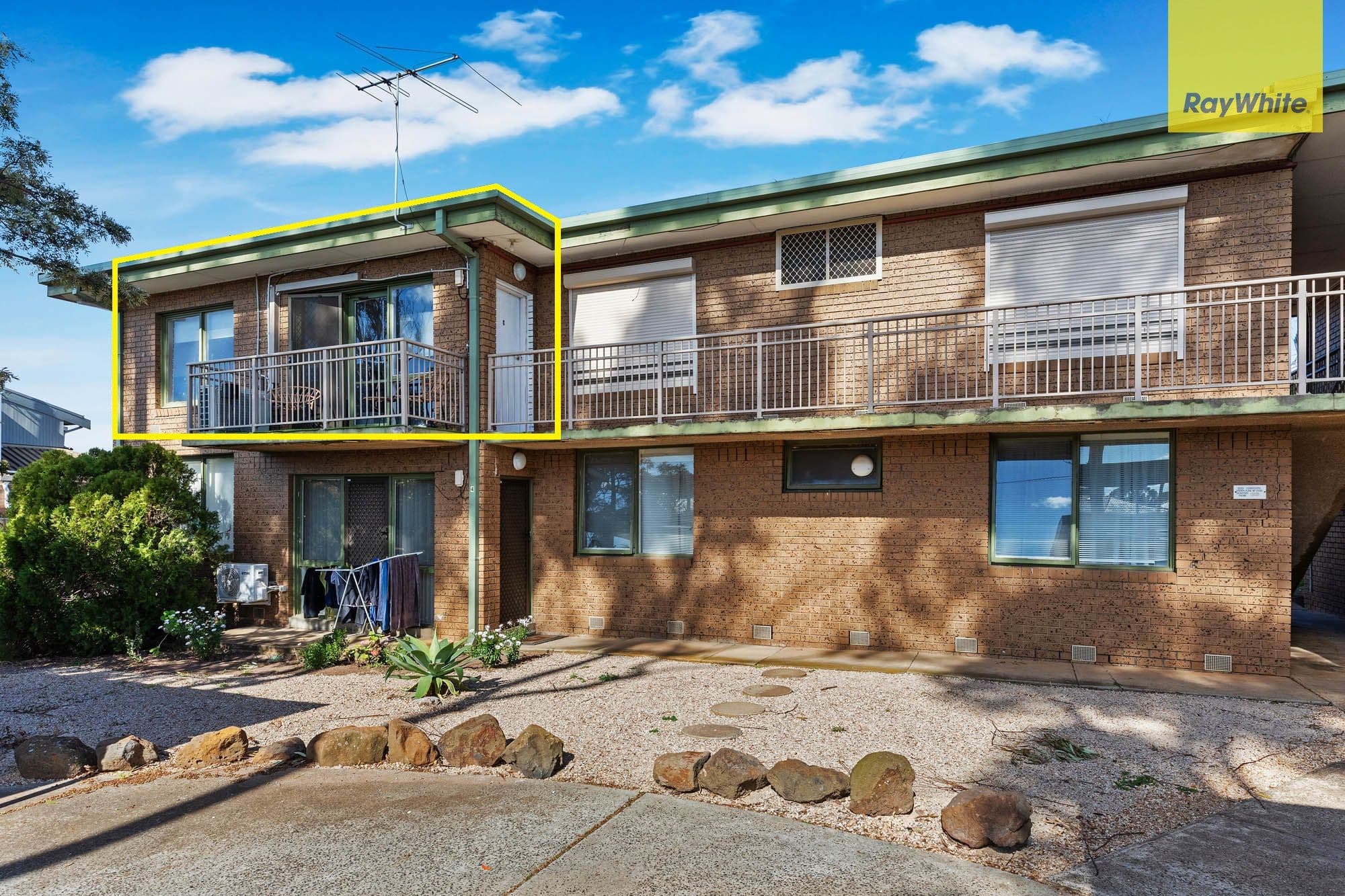 128 East Esplanade, St Albans VIC 3021, St Albans - Image 1