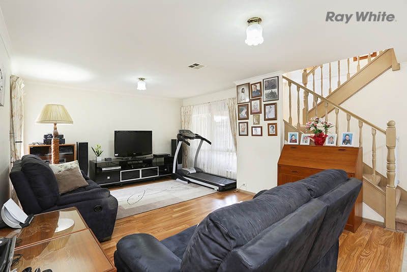 6 Moss Close, Point Cook VIC 3030, Point Cook - Thumbnail 3