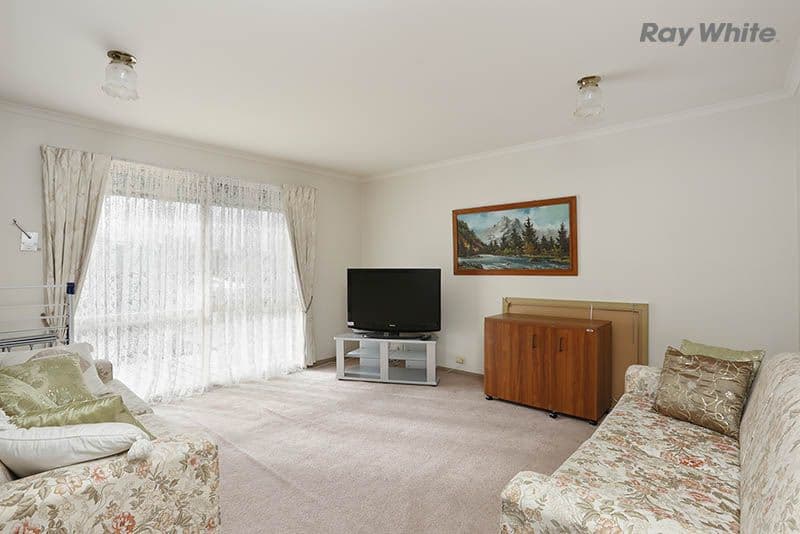 6 Moss Close, Point Cook VIC 3030, Point Cook - Thumbnail 6