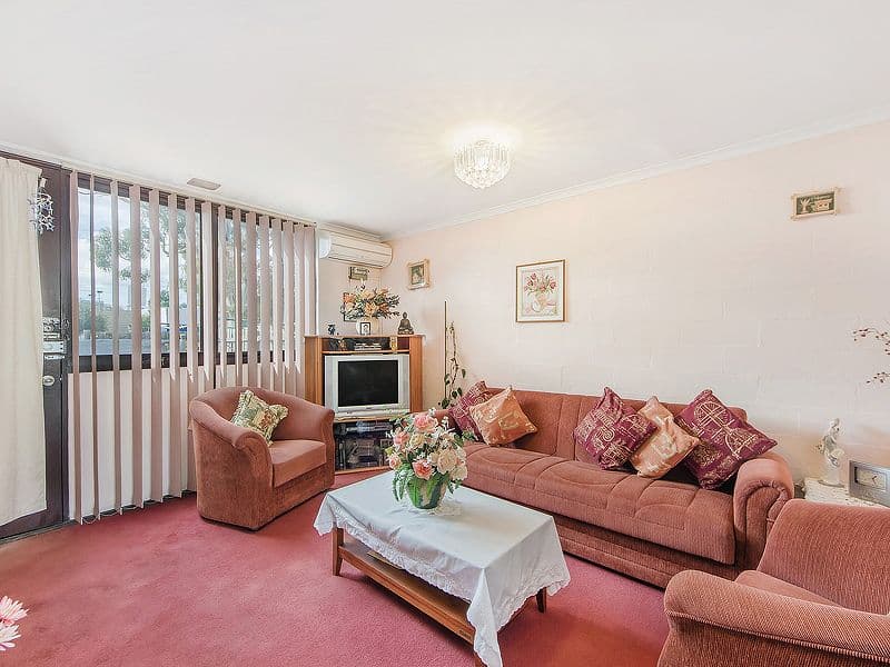 31 Marsden Crescent, ST ALBANS VIC 3021, St Albans - Thumbnail 5