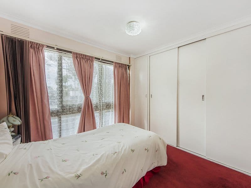 31 Marsden Crescent, ST ALBANS VIC 3021, St Albans - Thumbnail 7