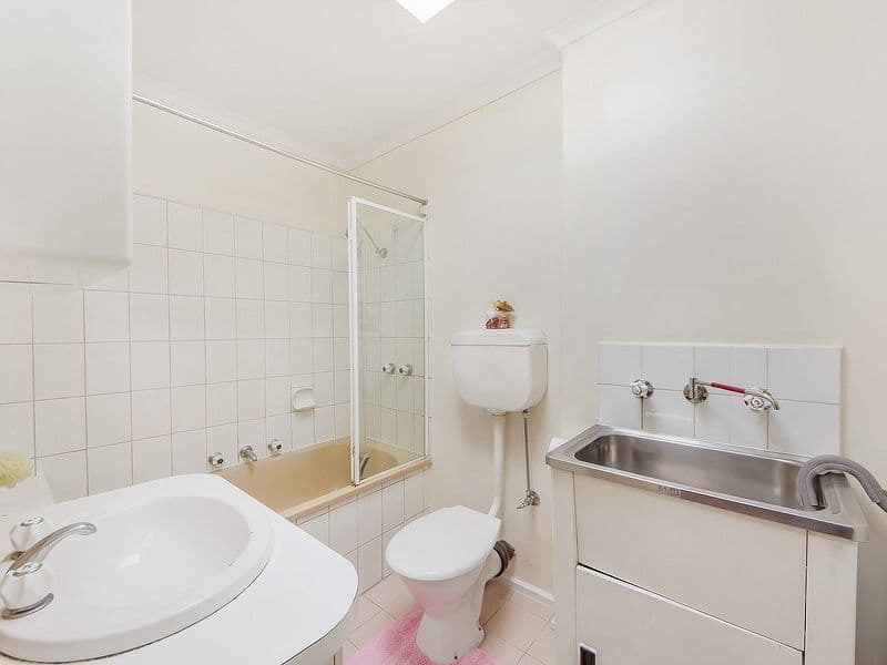 31 Marsden Crescent, ST ALBANS VIC 3021, St Albans - Thumbnail 8