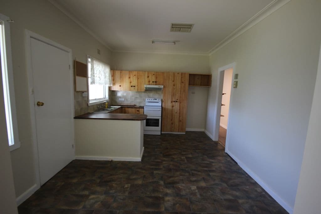 9 Larool Street, TAMWORTH NSW 2340, South Tamworth - Thumbnail 3
