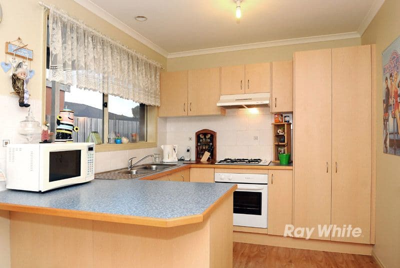 21 Bellbrae Crescent, CRANBOURNE WEST VIC 3977, Cranbourne West - Thumbnail 2