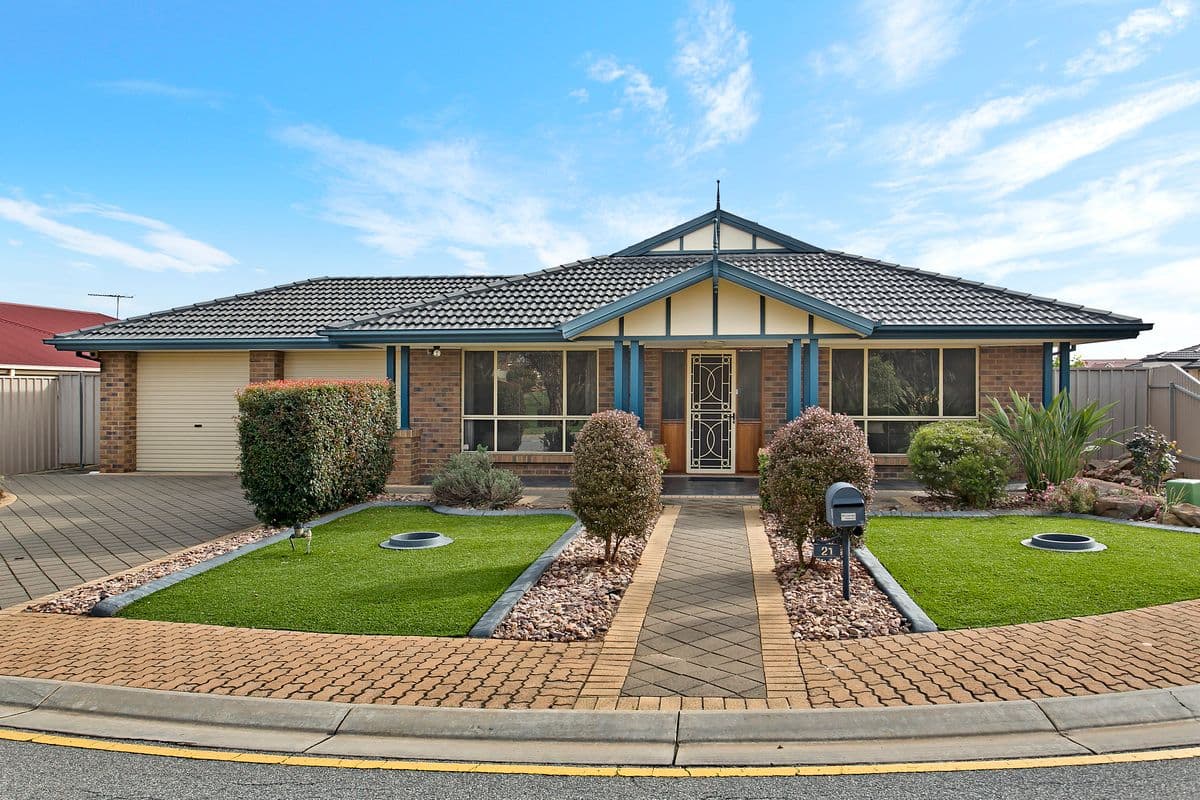 21 Christine Circuit, Craigmore SA 5114, Craigmore - Image 1